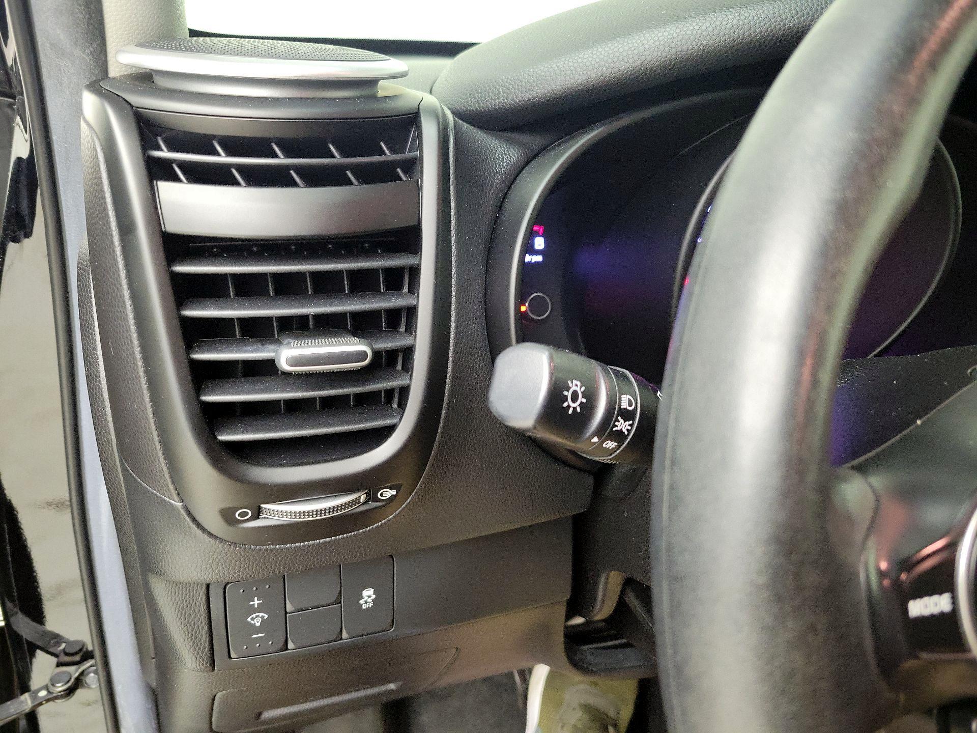 Thumbnail: 2015 Kia Soul - 13