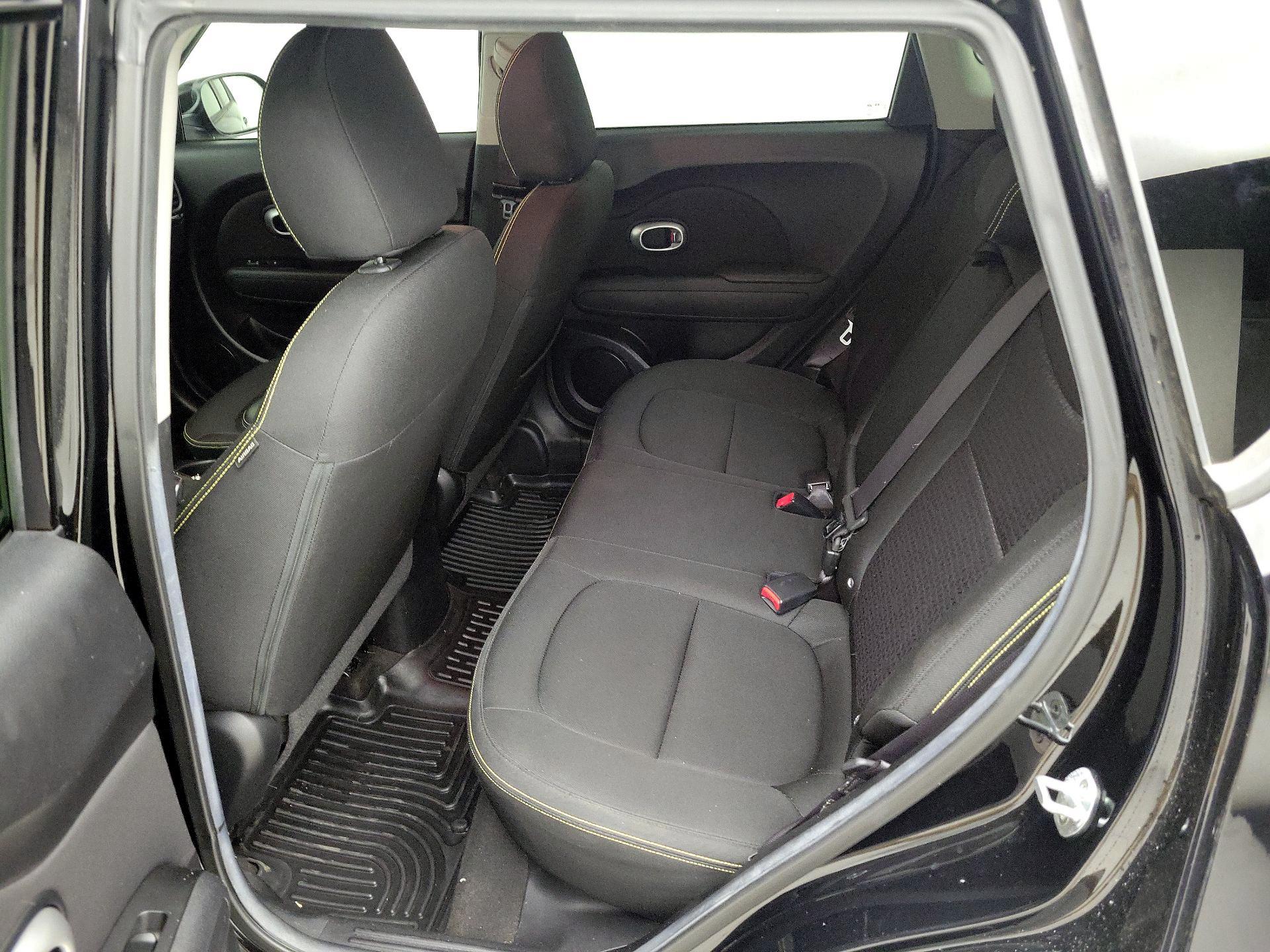 Thumbnail: 2015 Kia Soul - 18