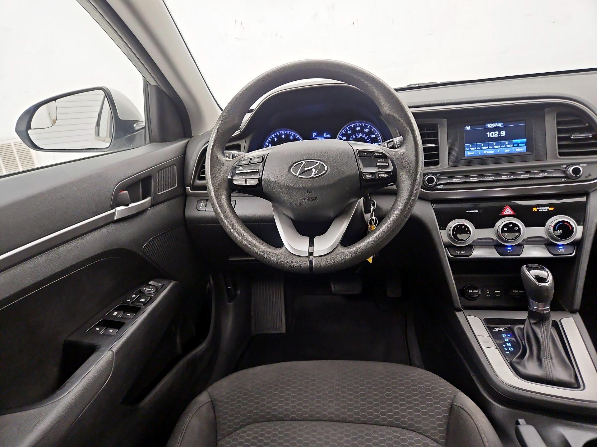 Thumbnail: 2019 Hyundai Elantra - 10