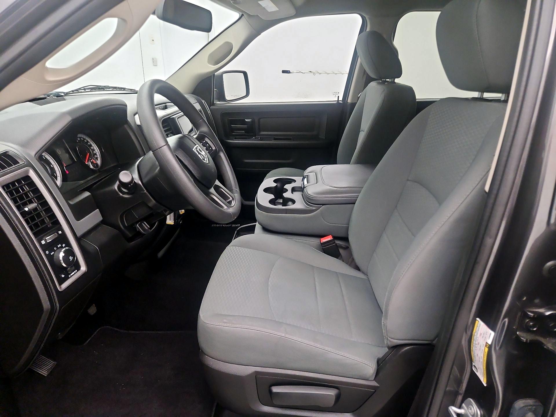 Thumbnail: 2020 RAM 1500 Classic - 11