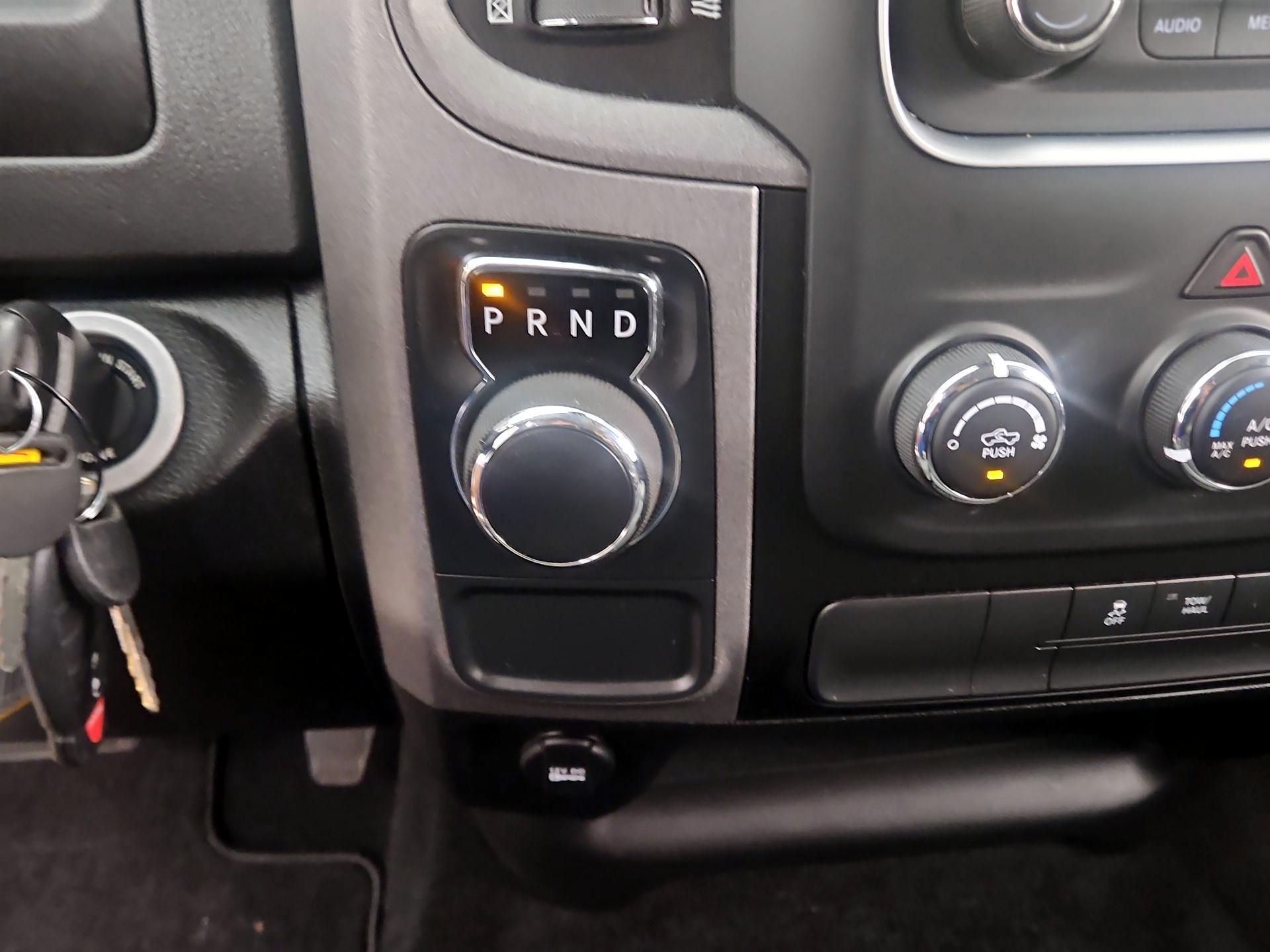 Thumbnail: 2020 RAM 1500 Classic - 16