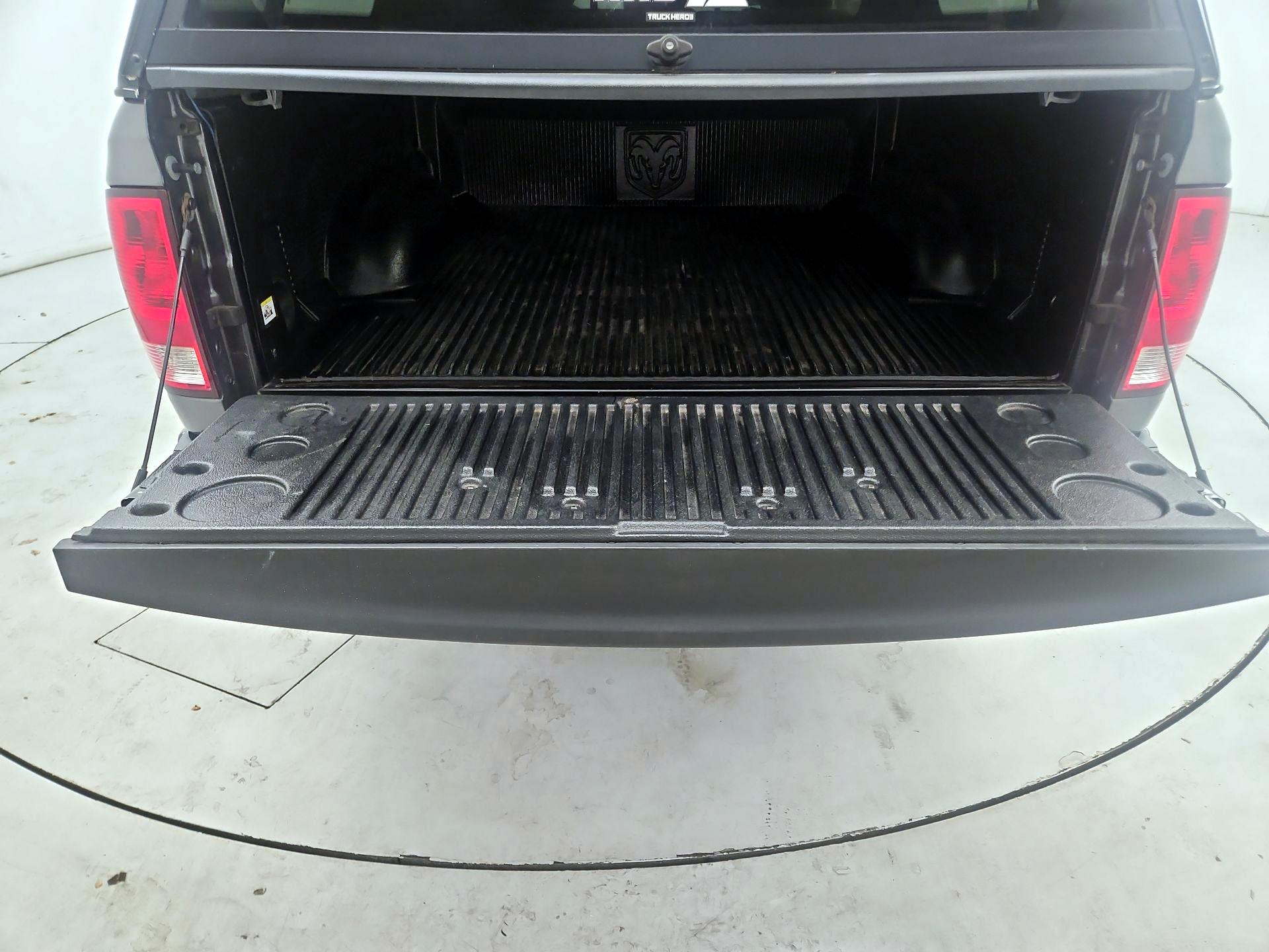 Thumbnail: 2020 RAM 1500 Classic - 19