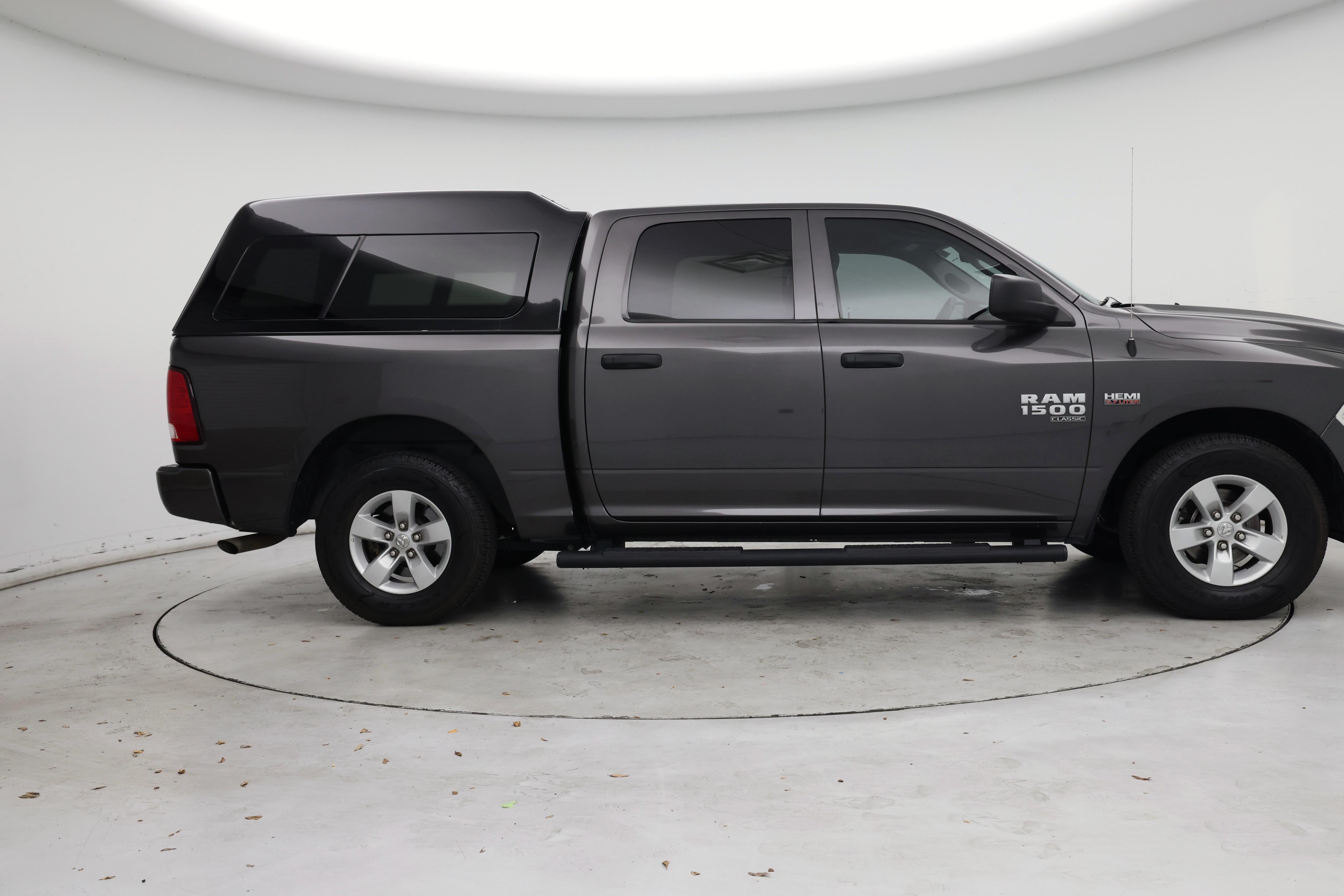 Thumbnail: 2020 RAM 1500 Classic - 7