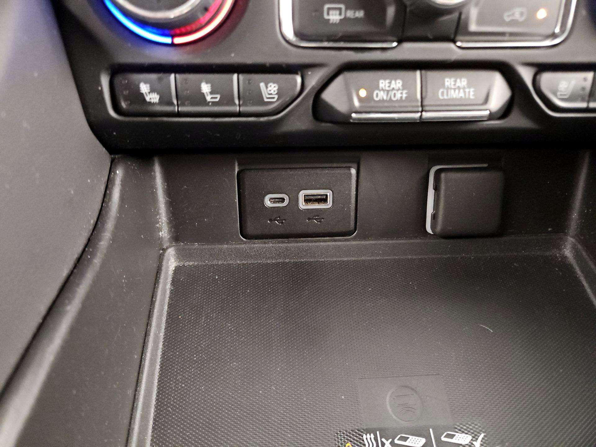 Thumbnail: 2022 Chevrolet Tahoe - 18