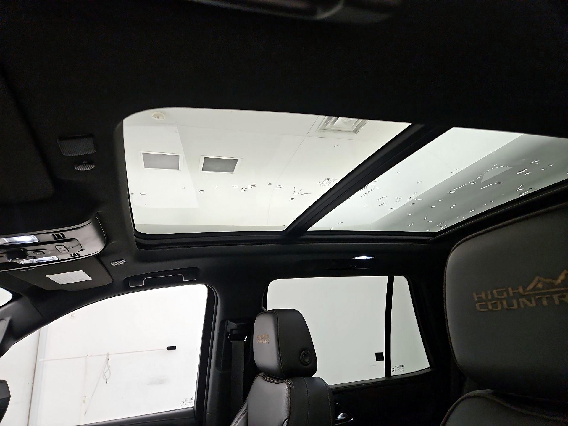 Thumbnail: 2022 Chevrolet Tahoe - 19