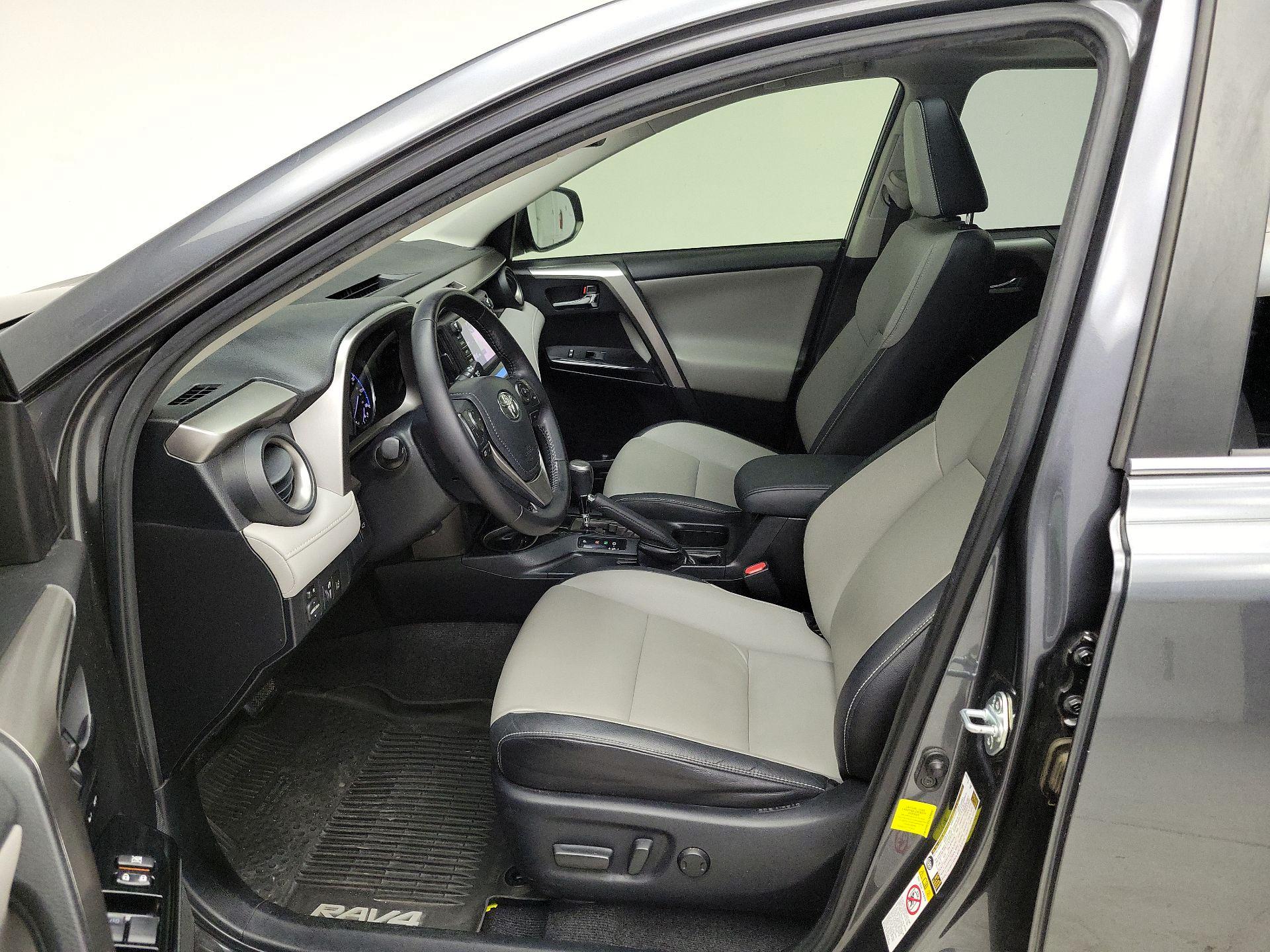 Thumbnail: 2016 Toyota RAV4 - 11