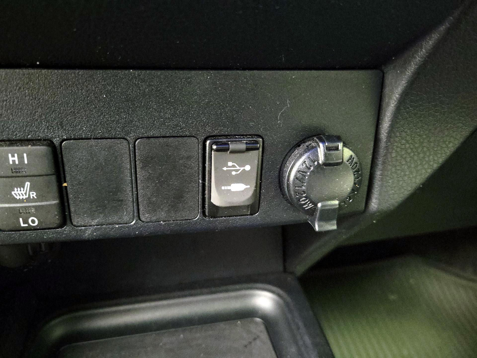 Thumbnail: 2016 Toyota RAV4 - 19