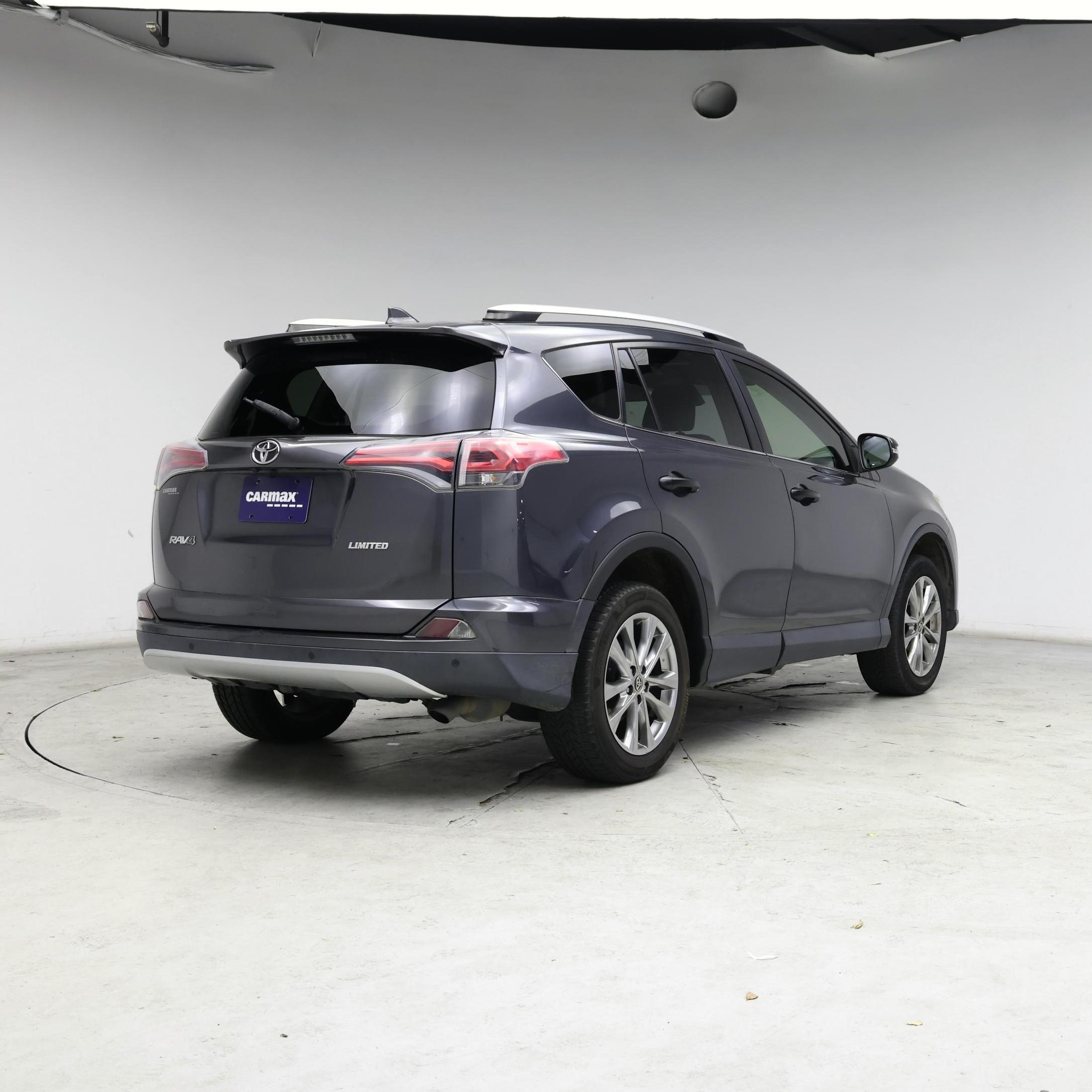 Thumbnail: 2016 Toyota RAV4 - 8