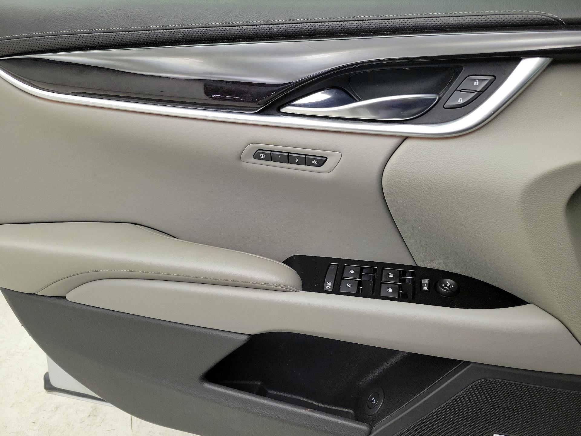 Thumbnail: 2016 Cadillac XTS - 12