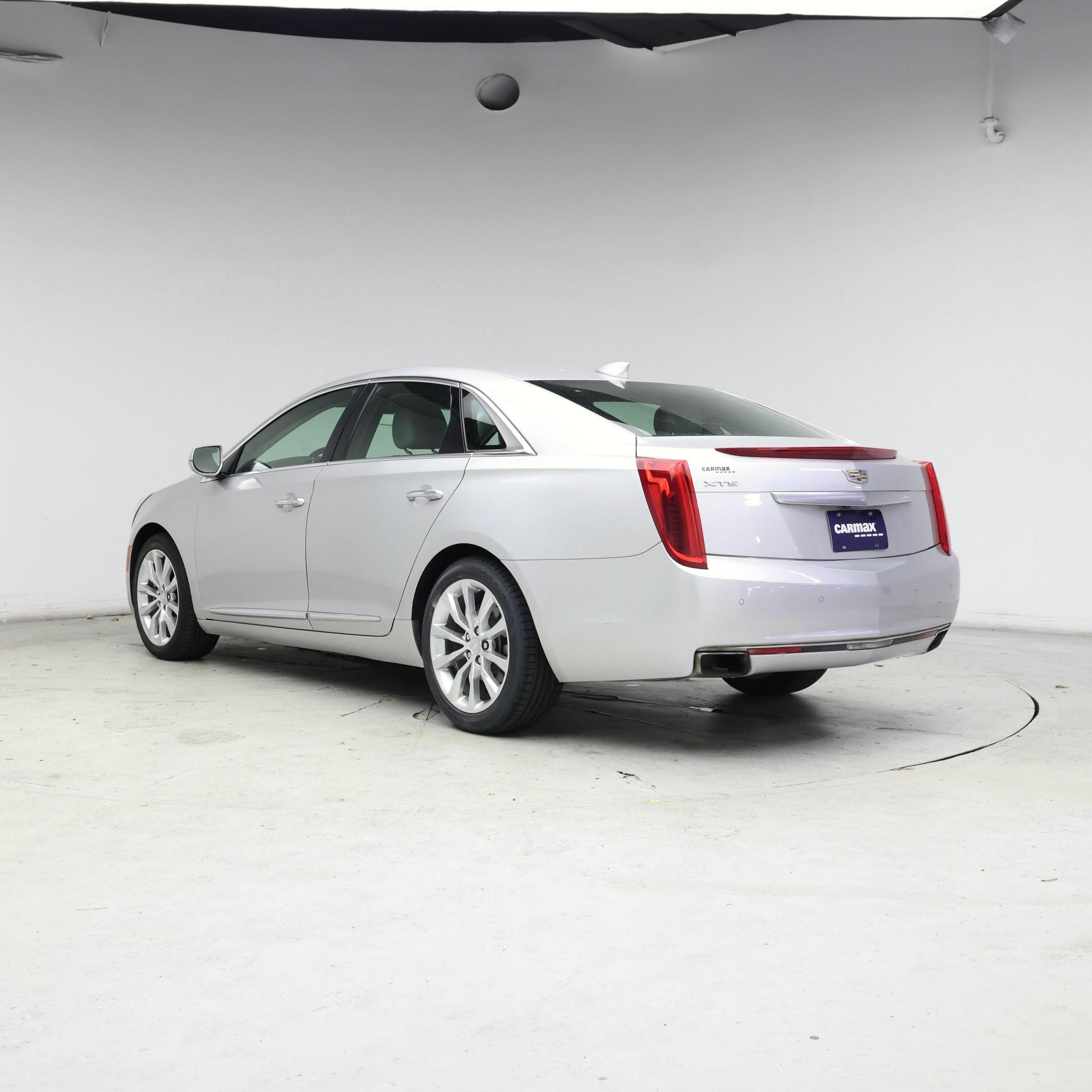 Thumbnail: 2016 Cadillac XTS - 2