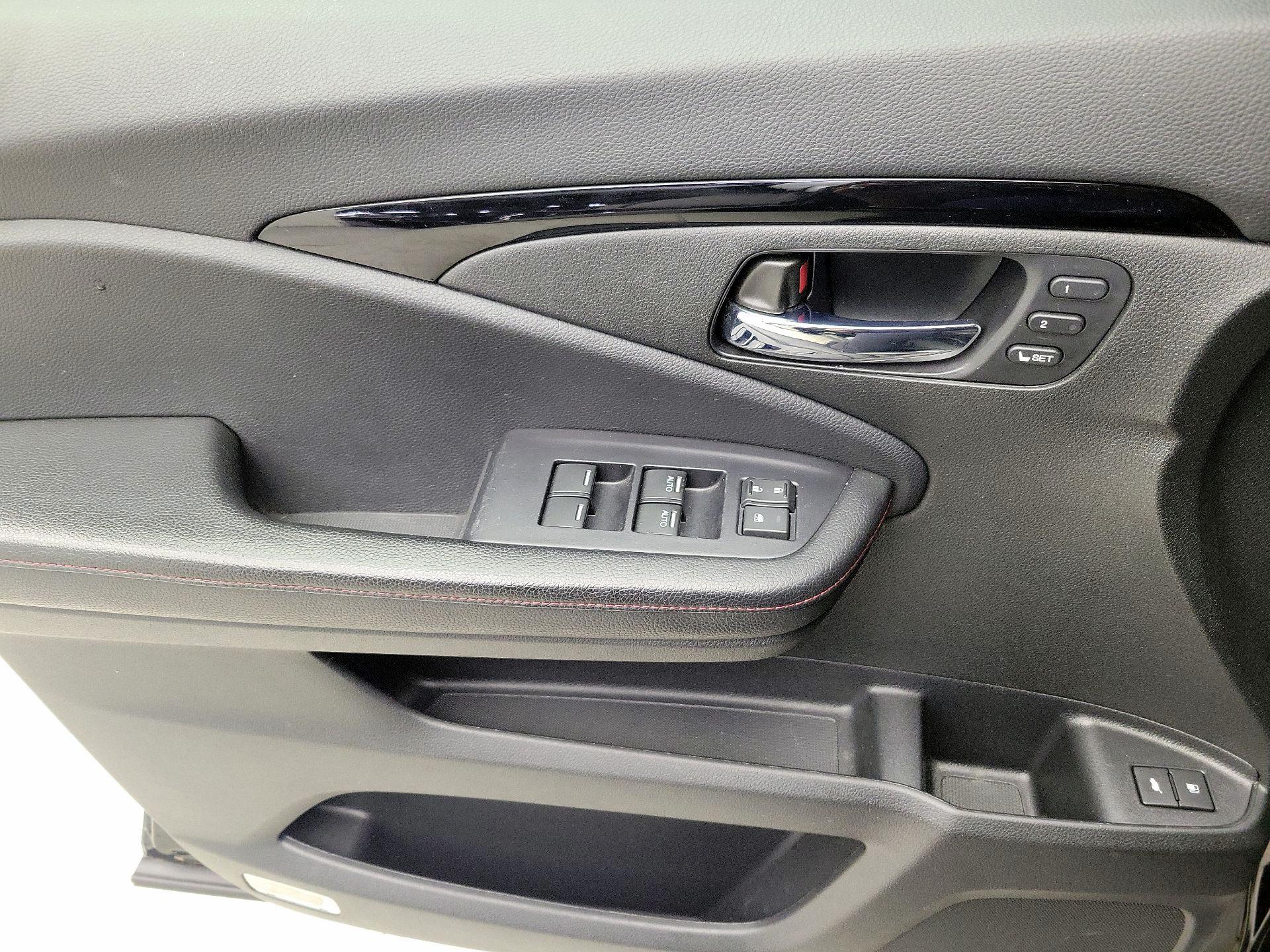 Thumbnail: 2020 Honda Pilot - 12