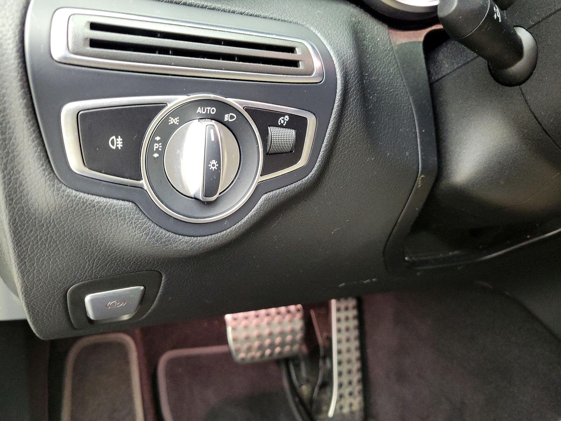 Thumbnail: 2021 Mercedes-Benz C-Class - 14