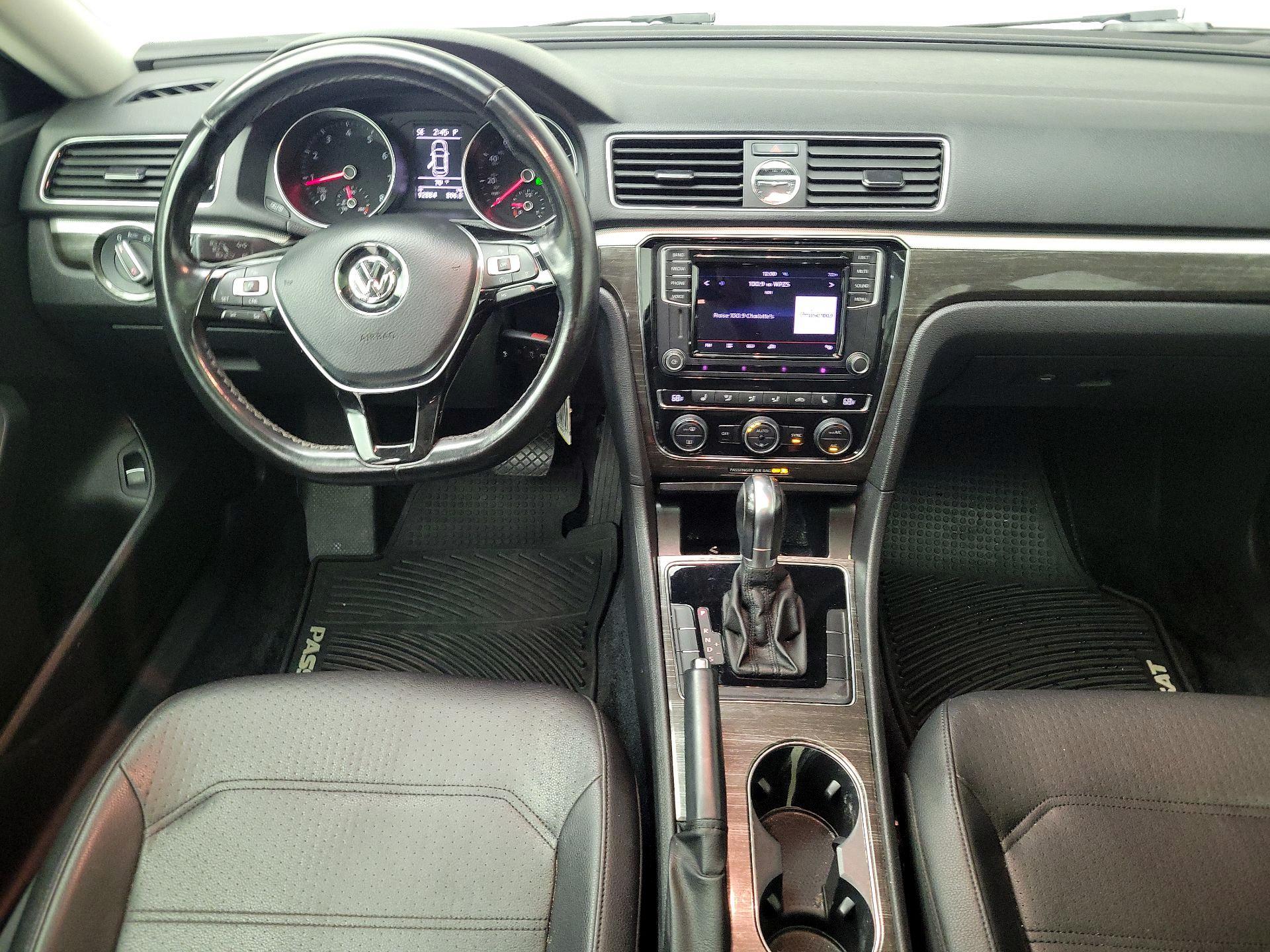 Thumbnail: 2016 Volkswagen Passat - 9