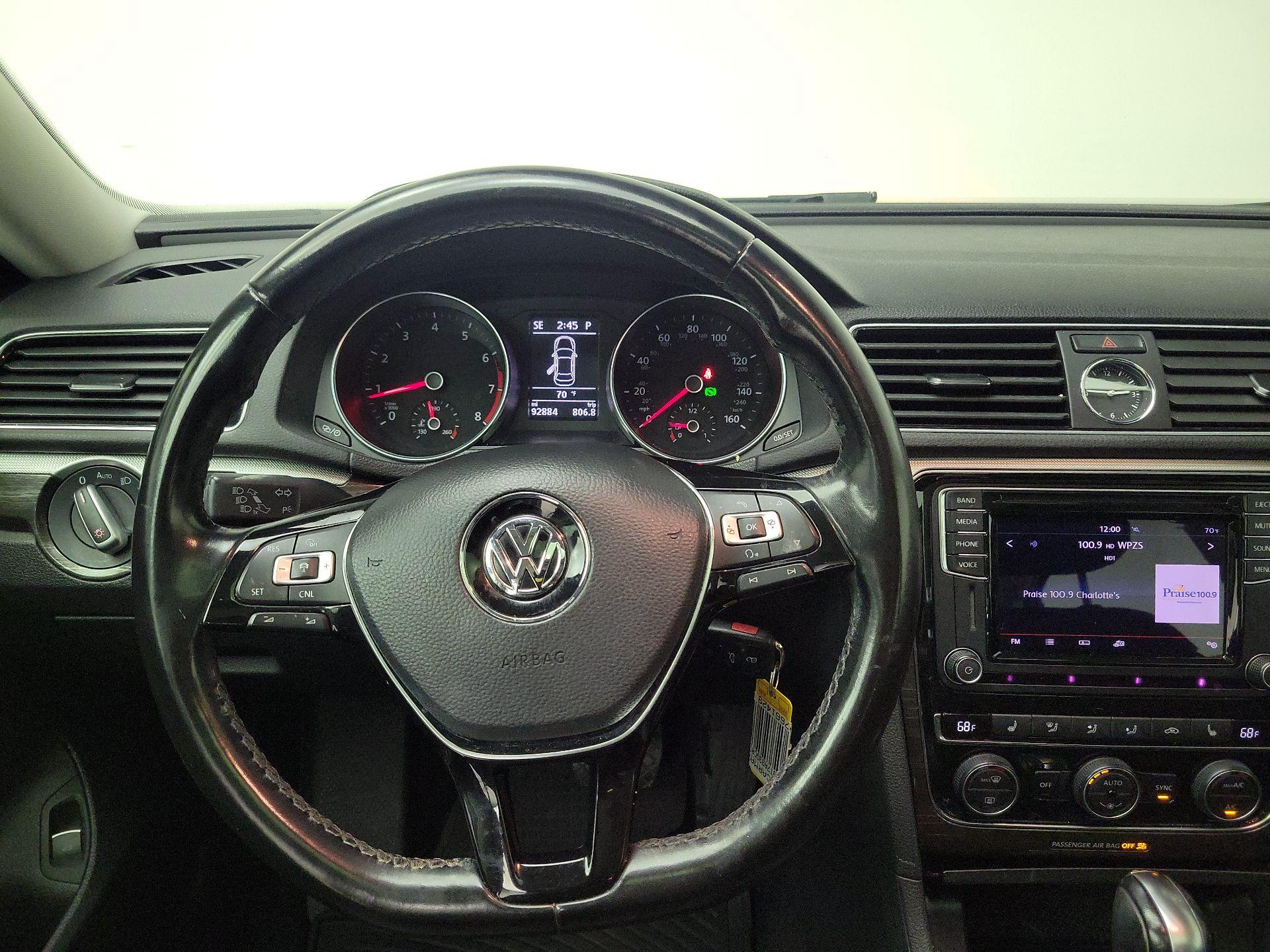 Thumbnail: 2016 Volkswagen Passat - 10