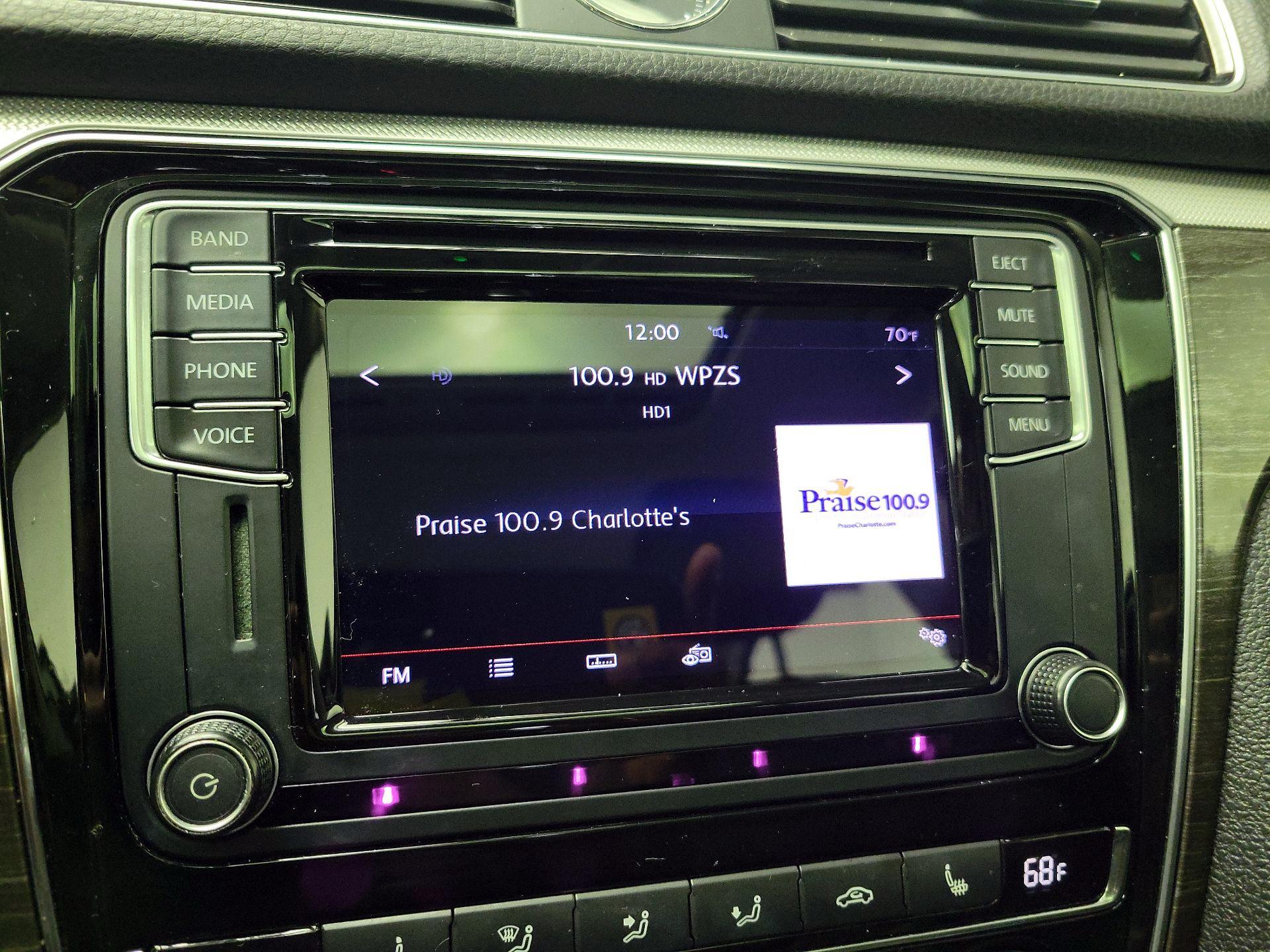 Thumbnail: 2016 Volkswagen Passat - 15