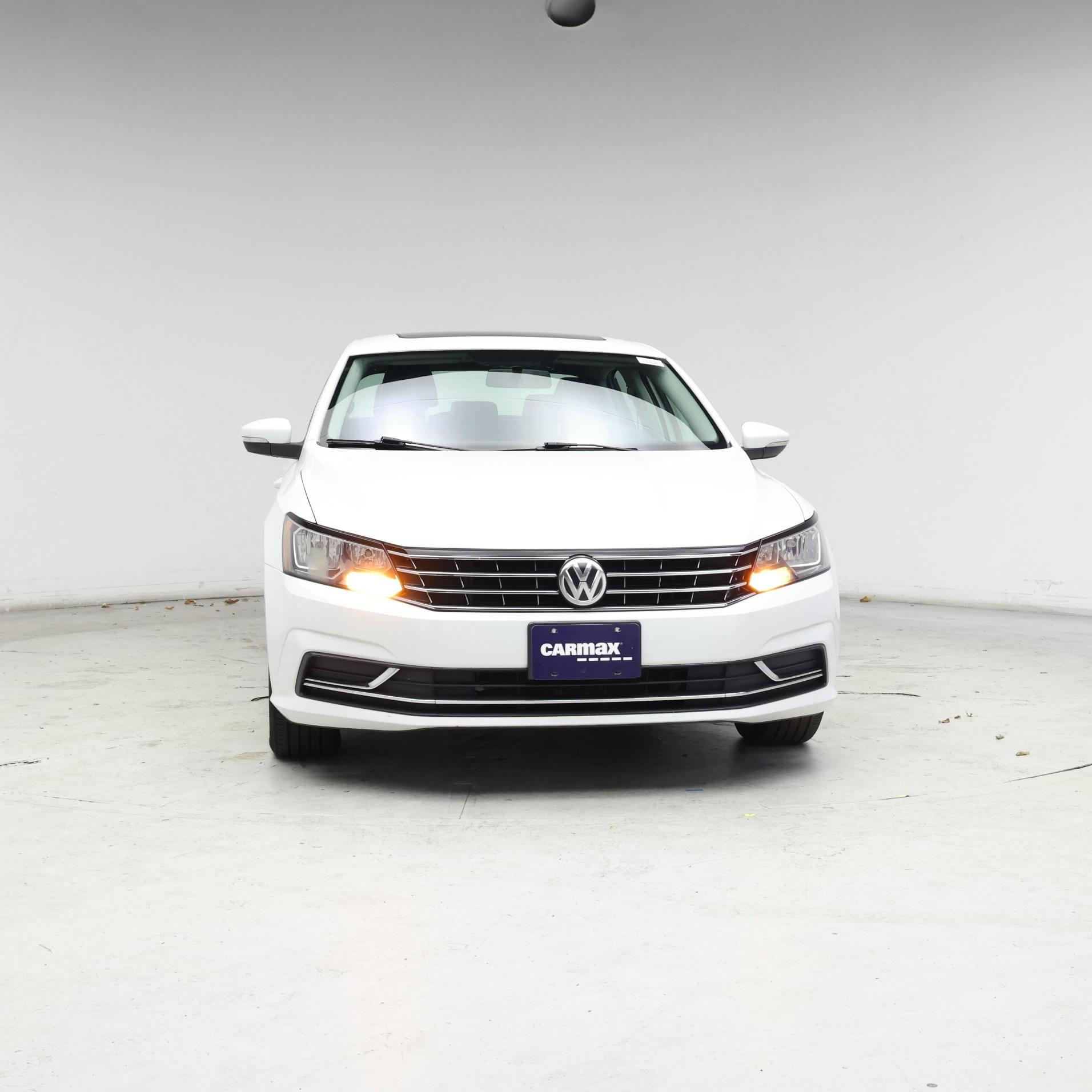 Thumbnail: 2016 Volkswagen Passat - 5