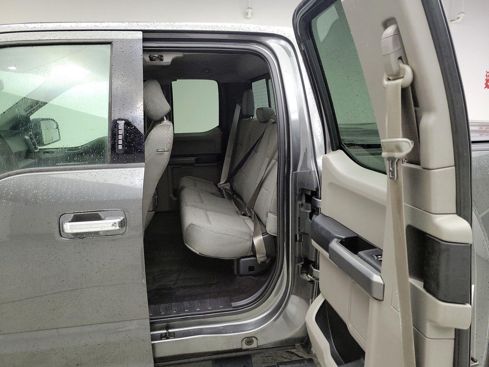 Thumbnail: 2016 Ford F-150 - 19