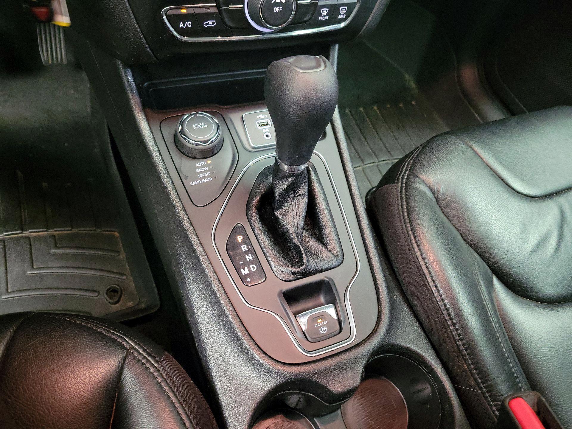Thumbnail: 2020 Jeep Cherokee - 17