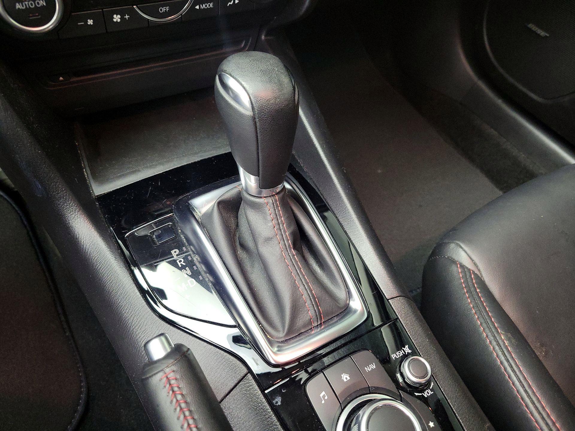 Thumbnail: 2016 Mazda Mazda3 - 18