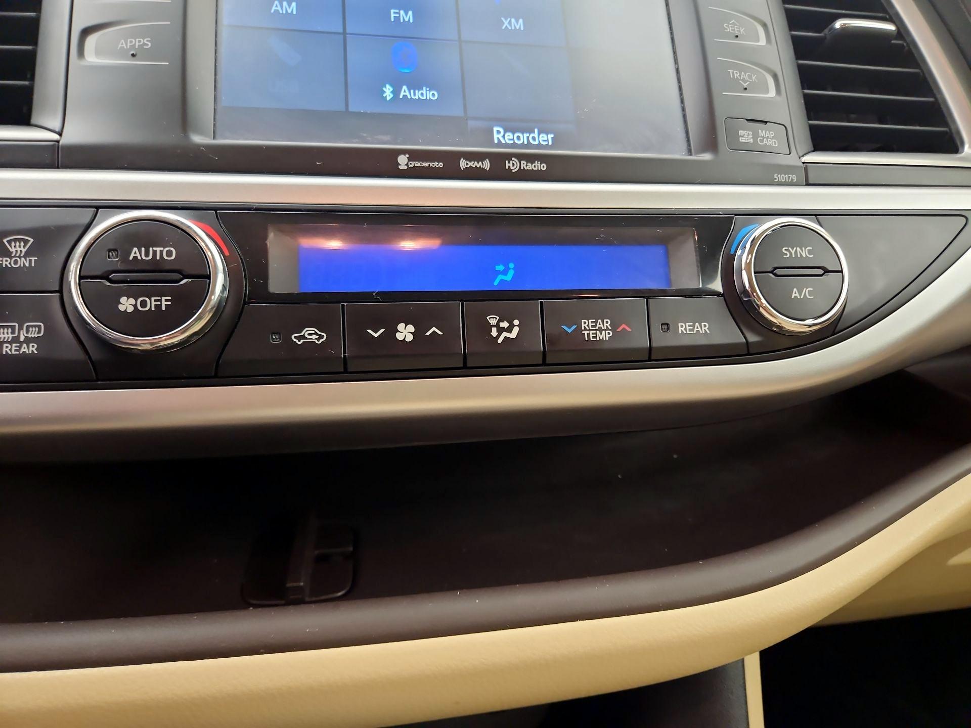 Thumbnail: 2018 Toyota Highlander - 16
