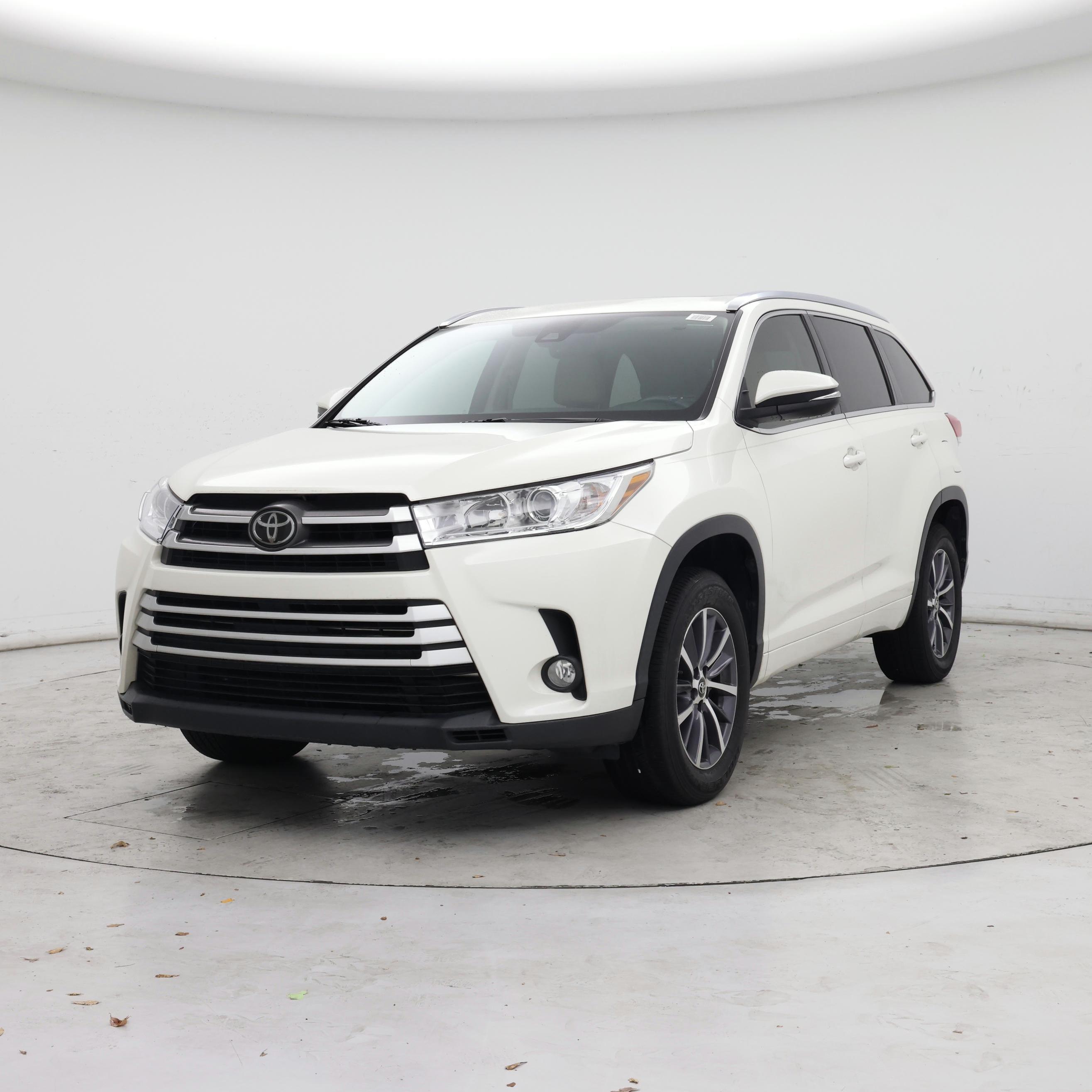 Thumbnail: 2018 Toyota Highlander - 4