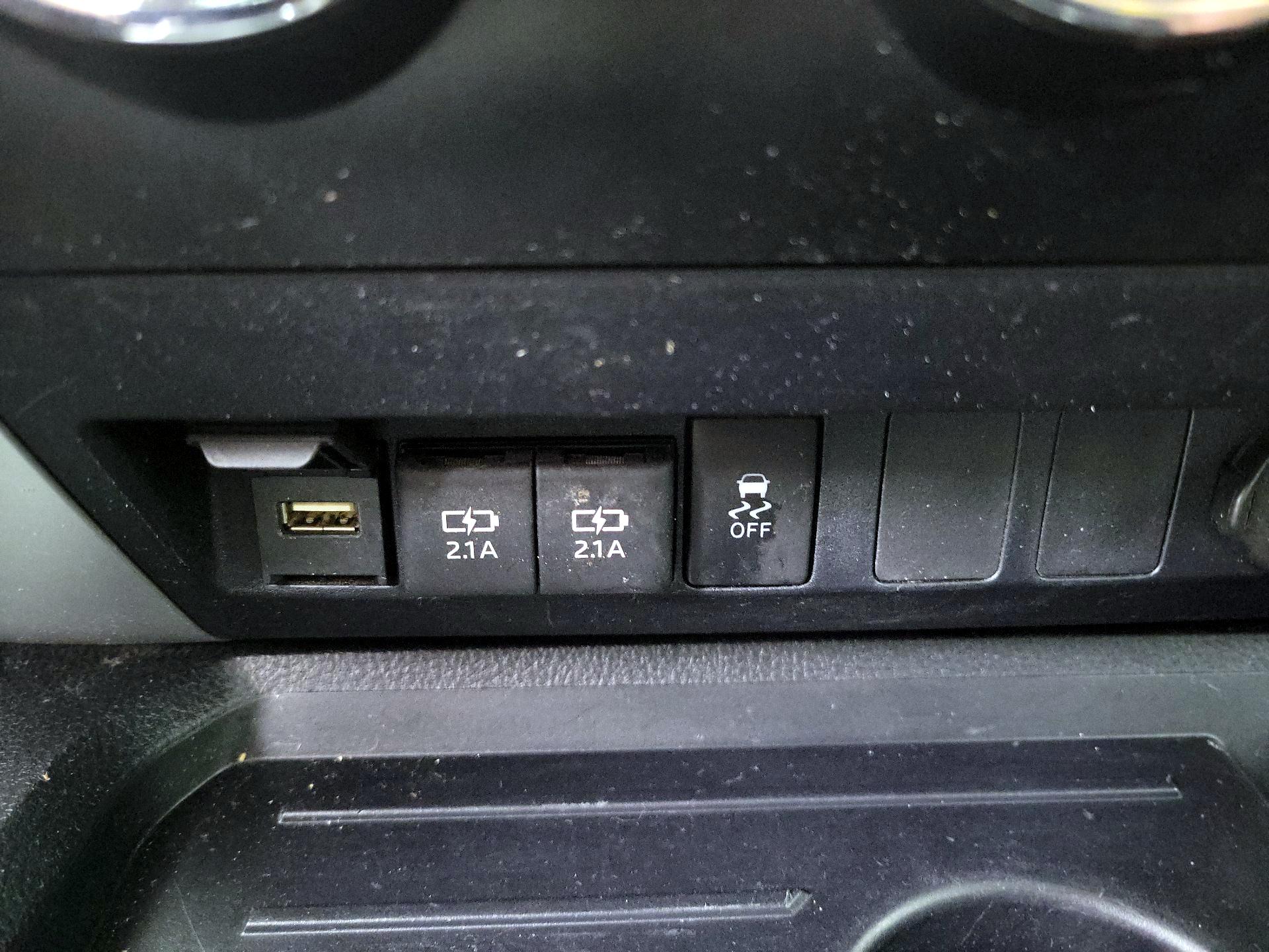 Thumbnail: 2020 Toyota Tundra - 18