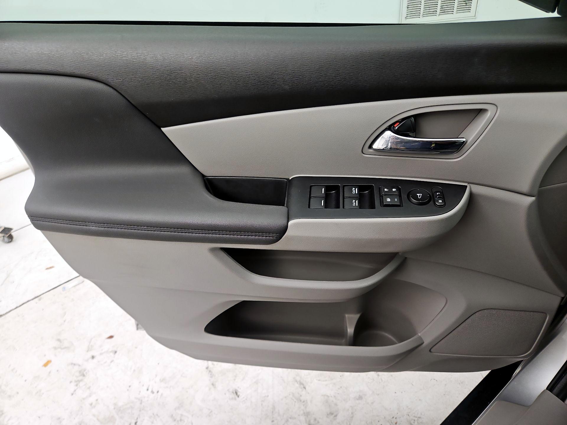 Thumbnail: 2014 Honda Odyssey - 12