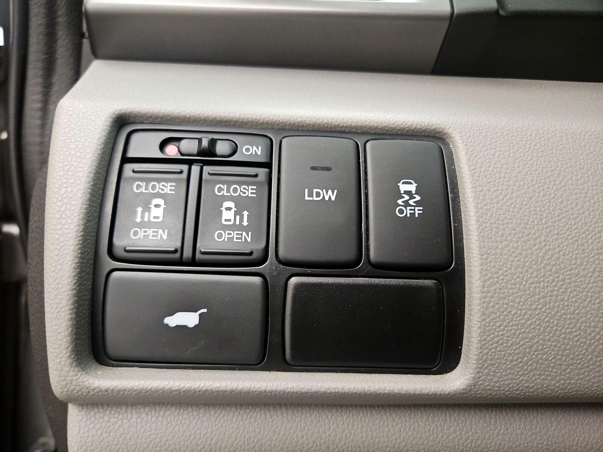 Thumbnail: 2014 Honda Odyssey - 13