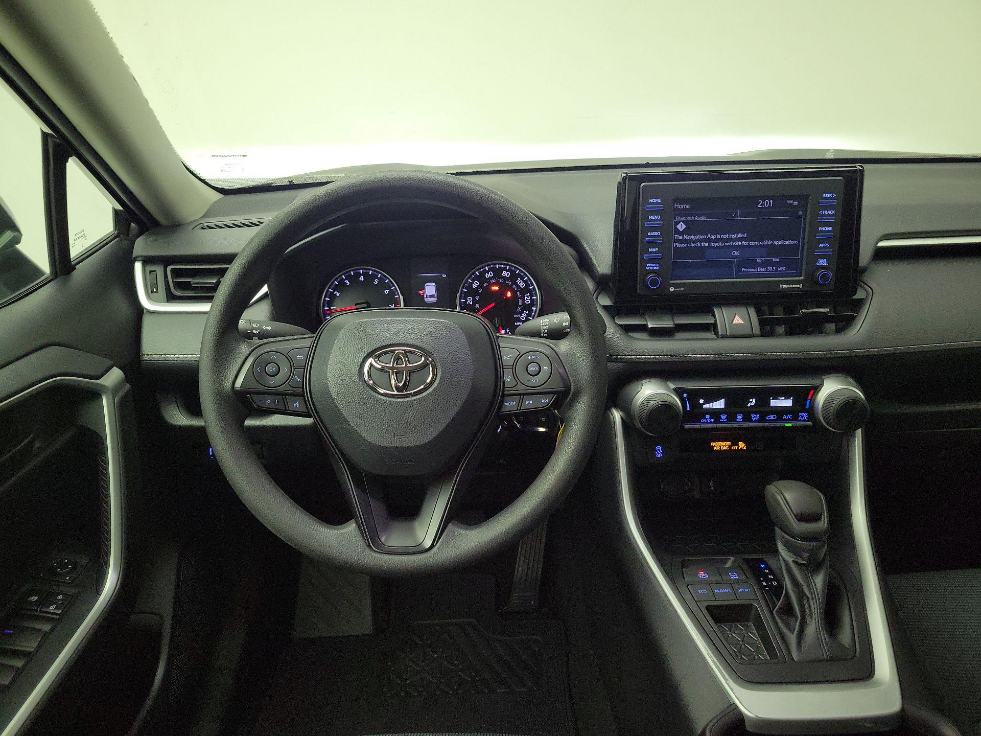 Thumbnail: 2022 Toyota RAV4 - 10