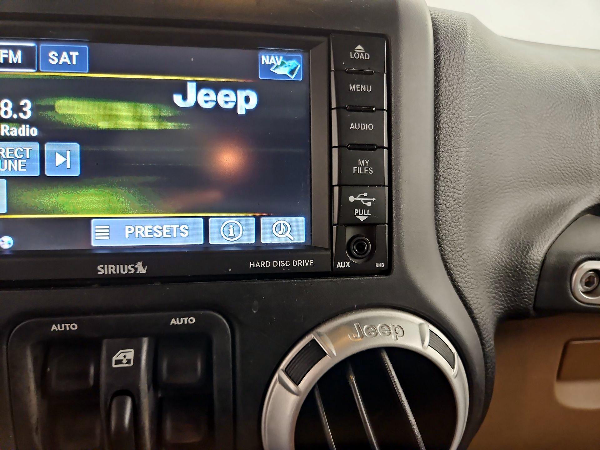 Thumbnail: 2014 Jeep Wrangler - 15
