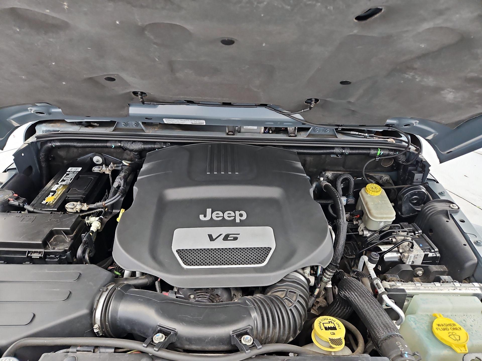 Thumbnail: 2014 Jeep Wrangler - 18