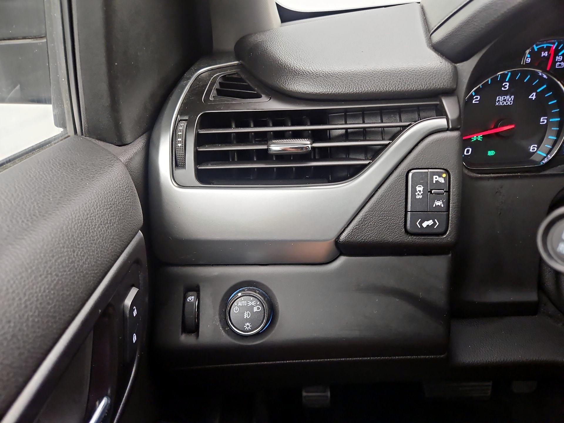 Thumbnail: 2016 Chevrolet Tahoe - 13