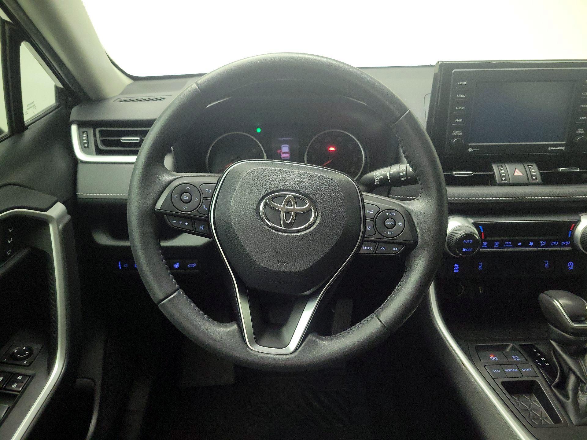 Thumbnail: 2021 Toyota RAV4 - 10