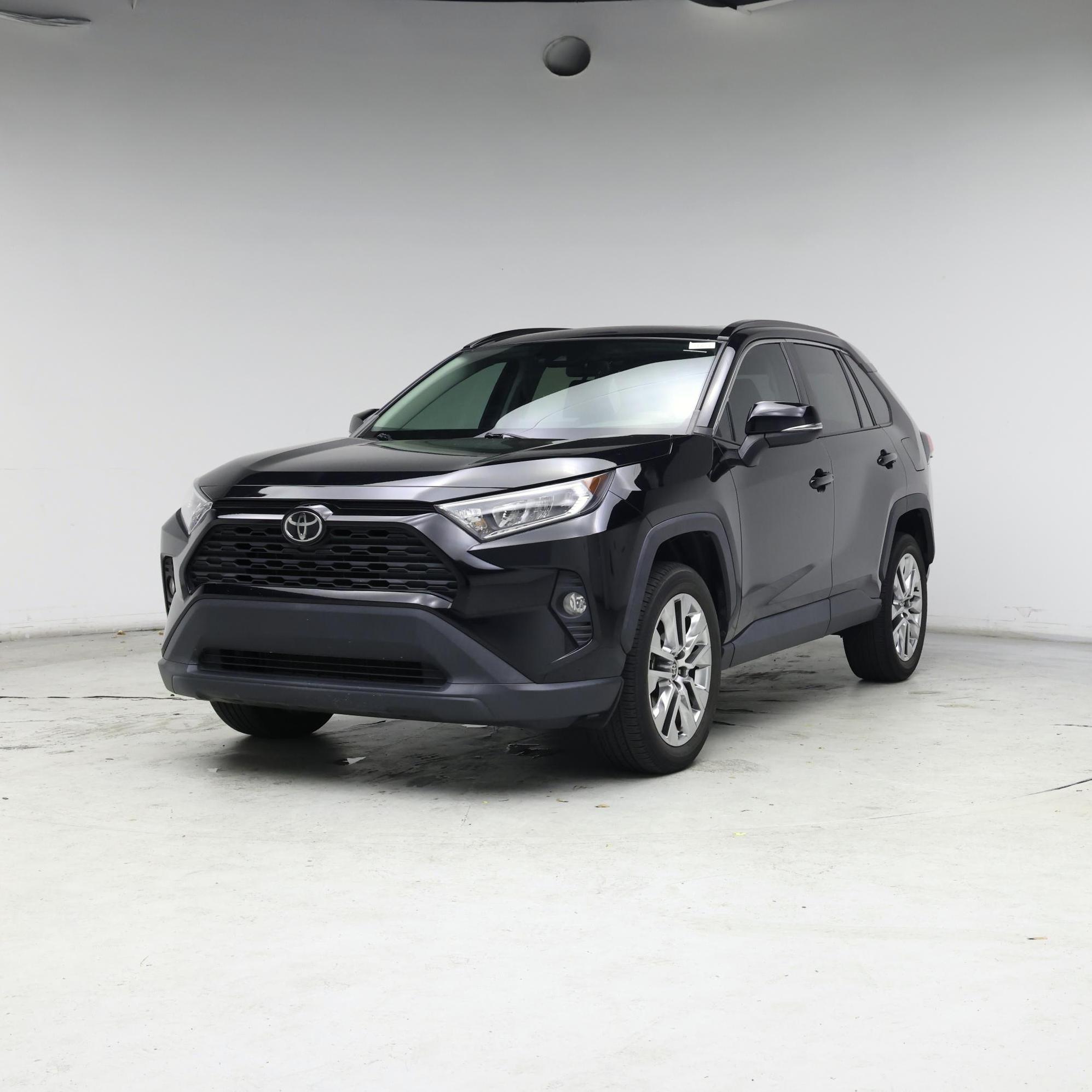 Thumbnail: 2021 Toyota RAV4 - 4