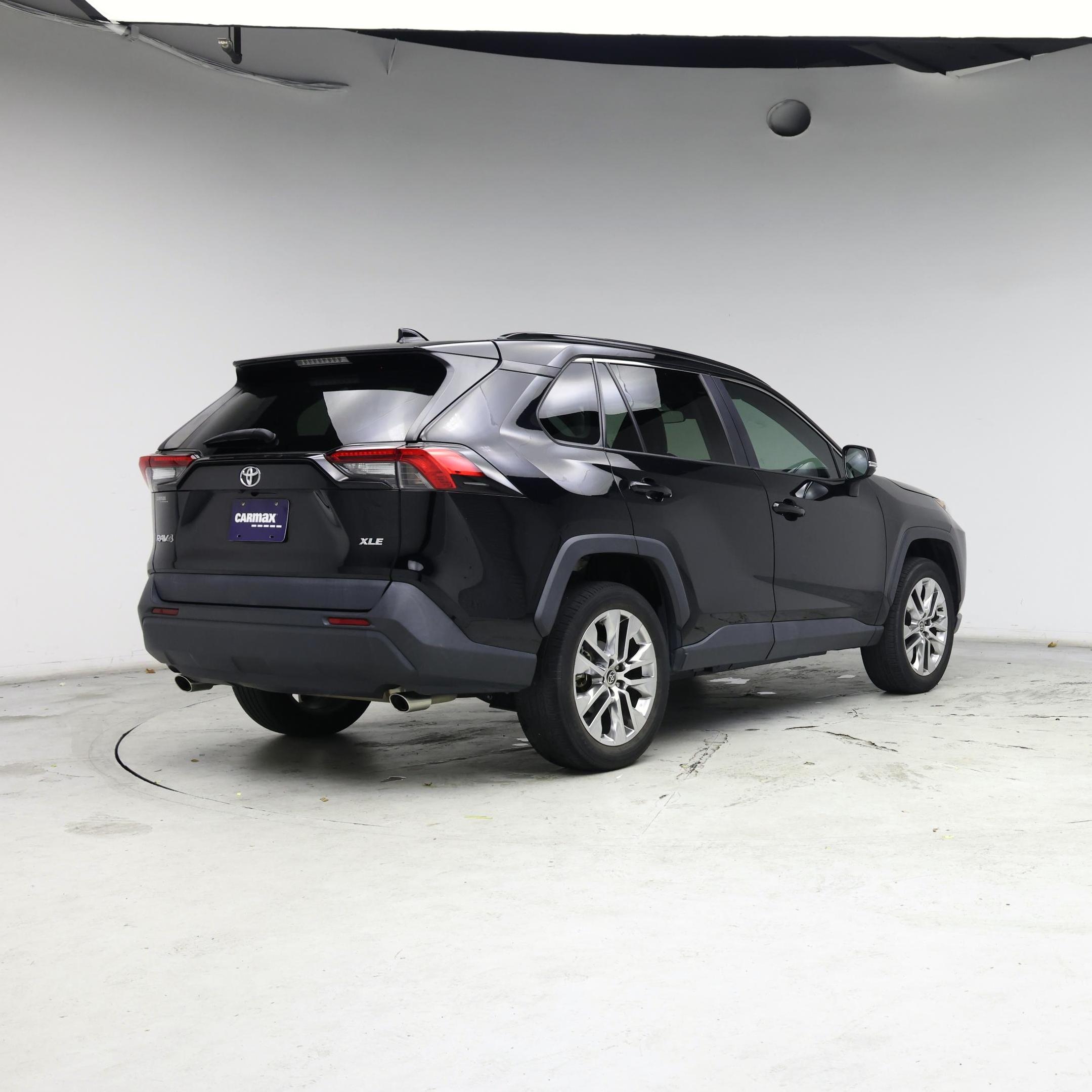Thumbnail: 2021 Toyota RAV4 - 8
