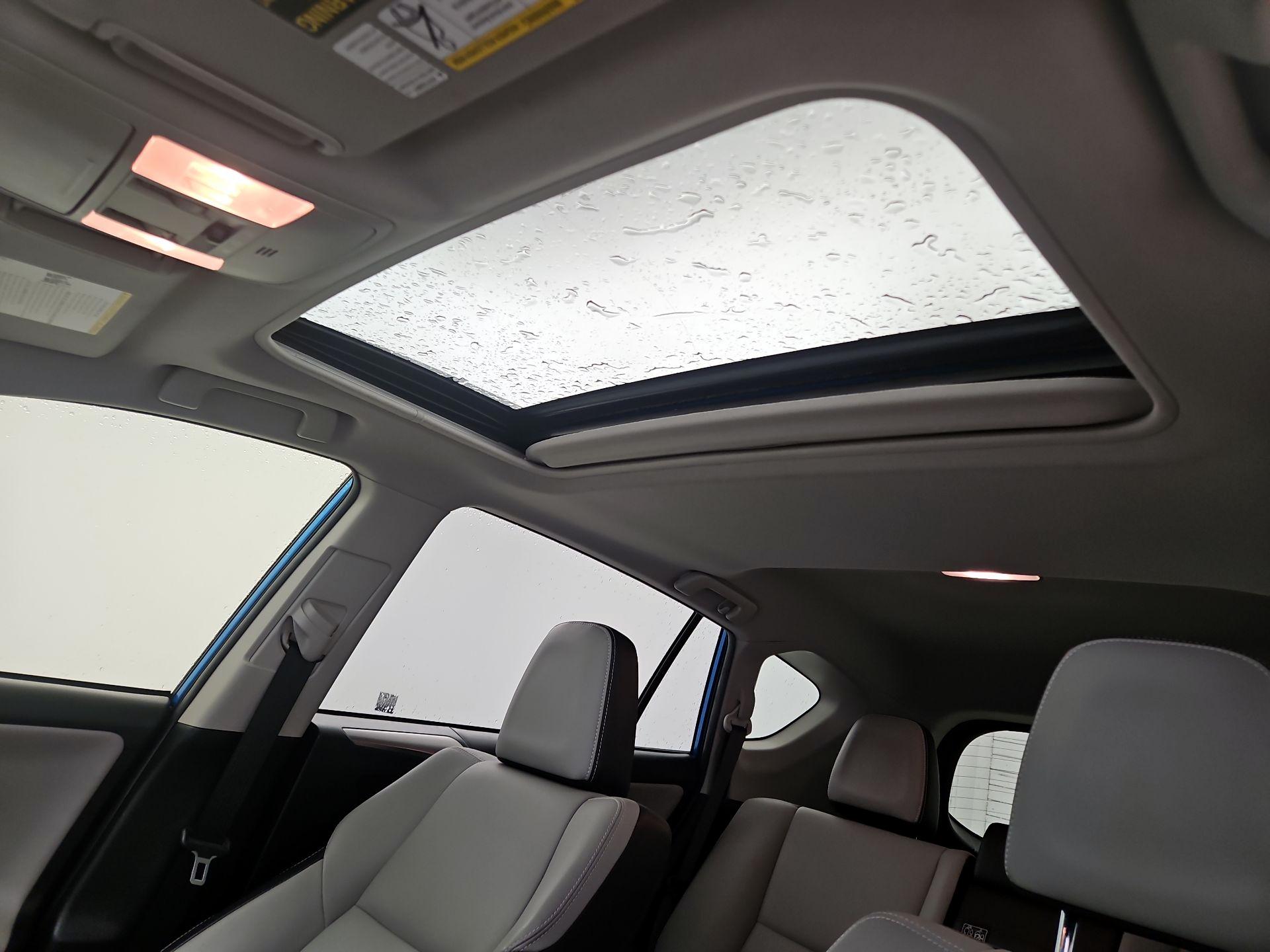 Thumbnail: 2016 Toyota RAV4 - 19