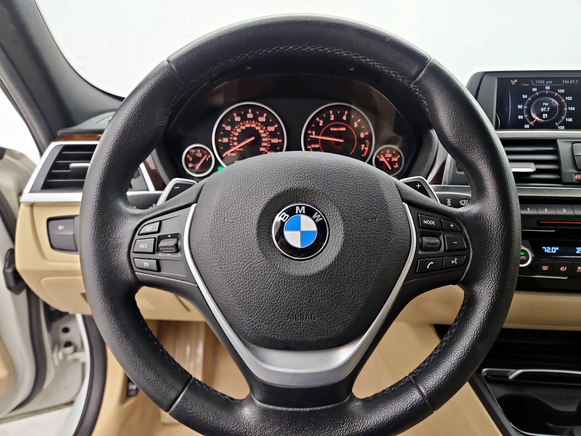 Thumbnail: 2016 BMW 3 Series - 10