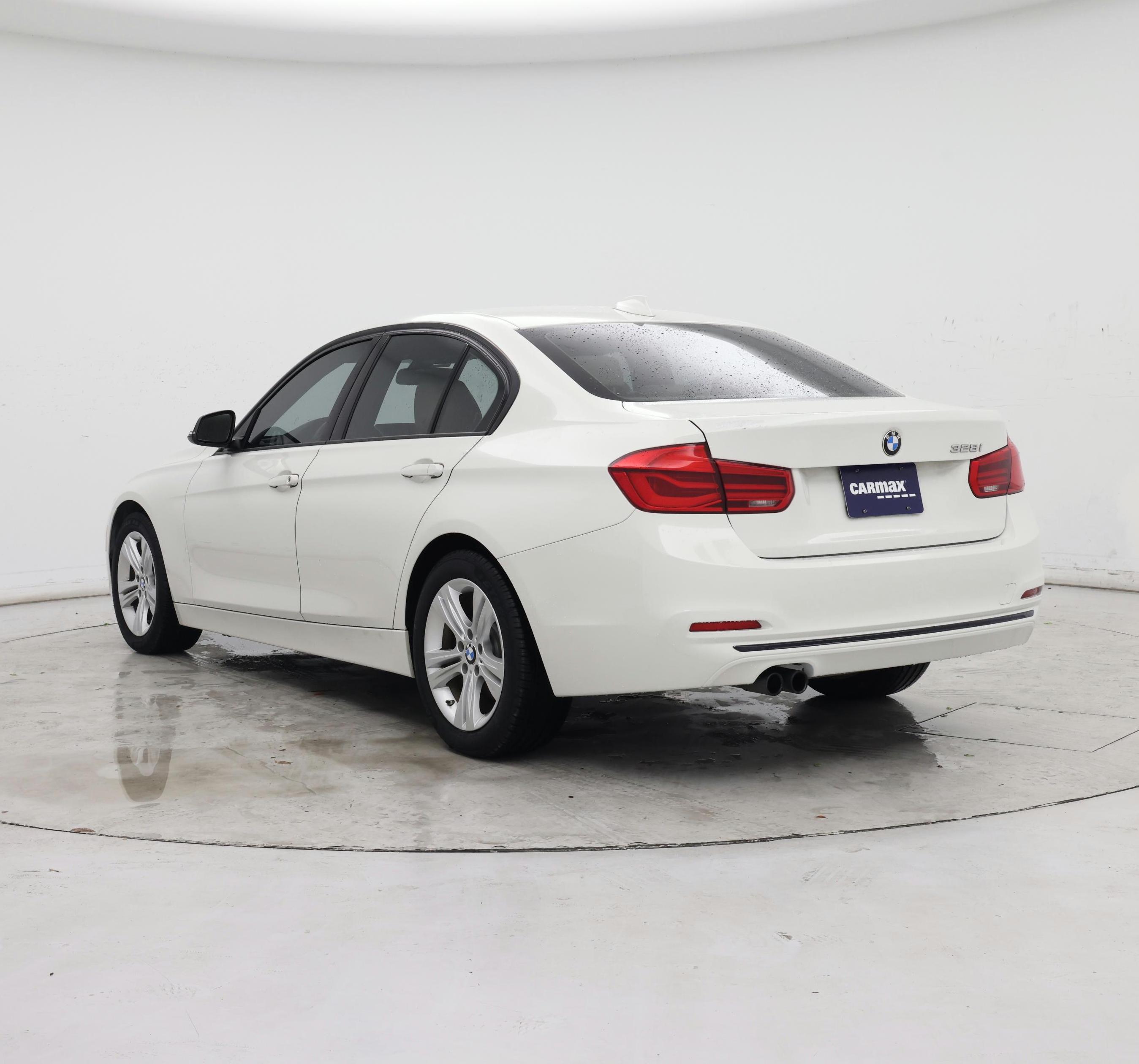 Thumbnail: 2016 BMW 3 Series - 2