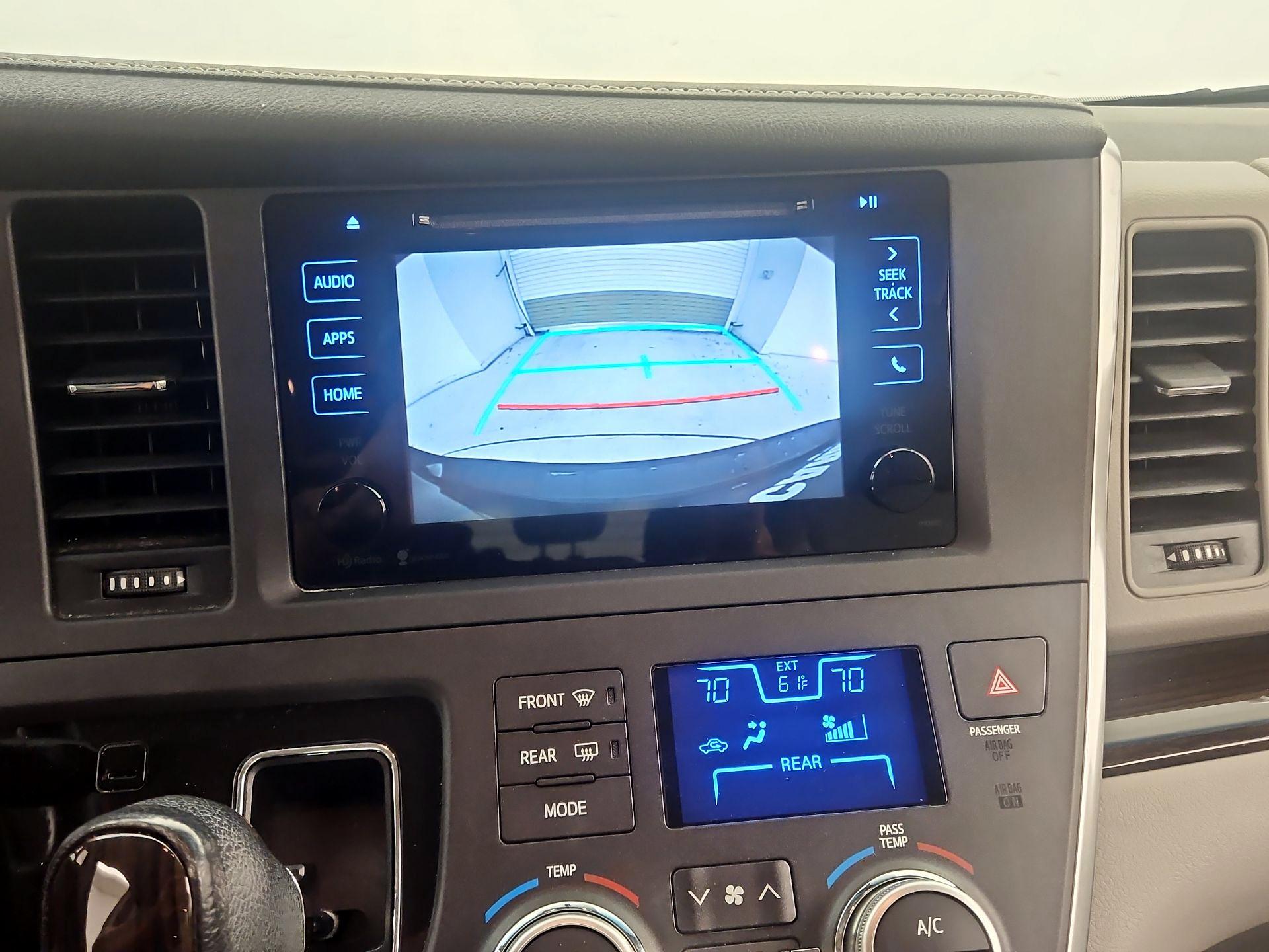 Thumbnail: 2015 Toyota Sienna - 14