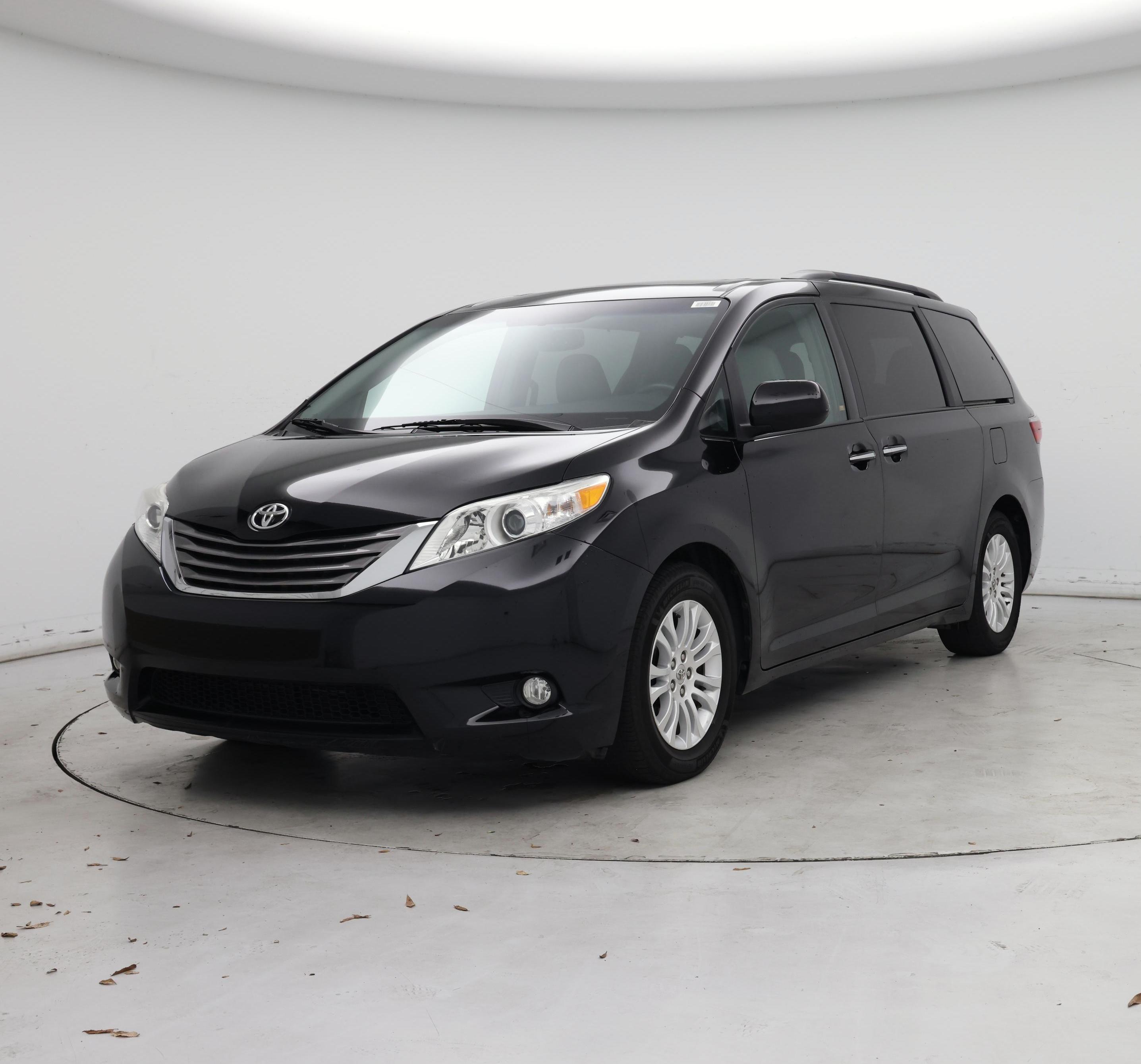 Thumbnail: 2015 Toyota Sienna - 4