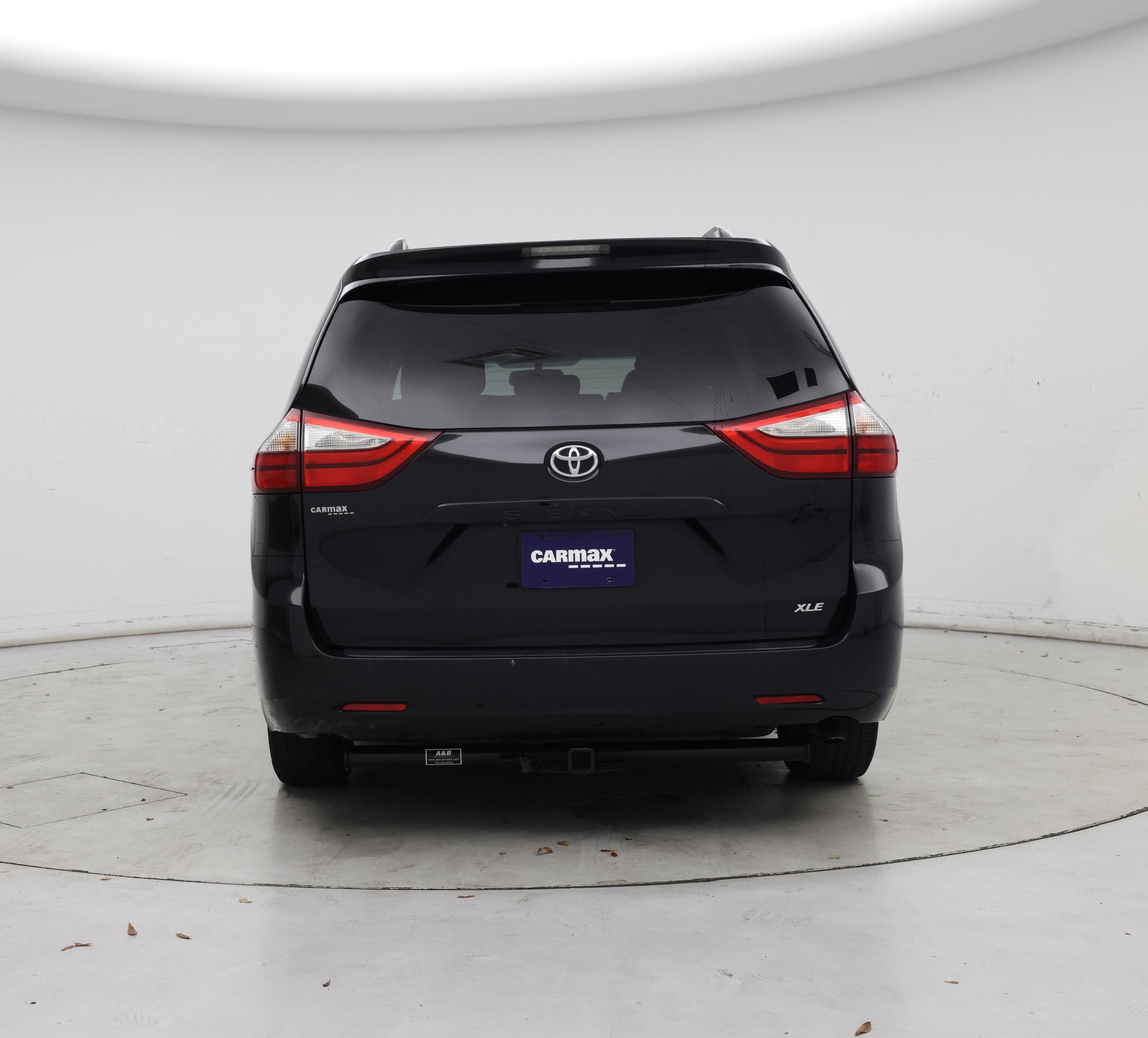 Thumbnail: 2015 Toyota Sienna - 8