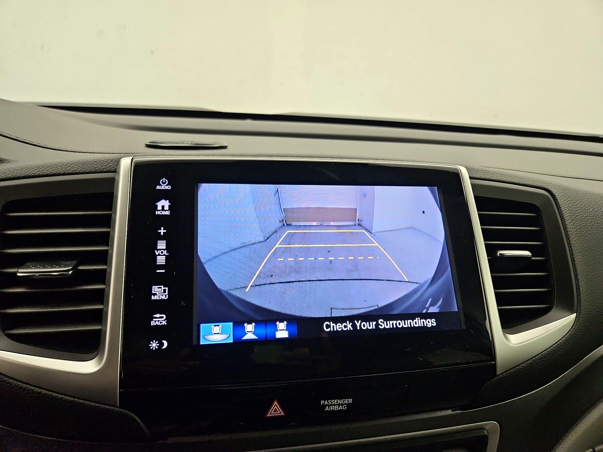Thumbnail: 2018 Honda Pilot - 14