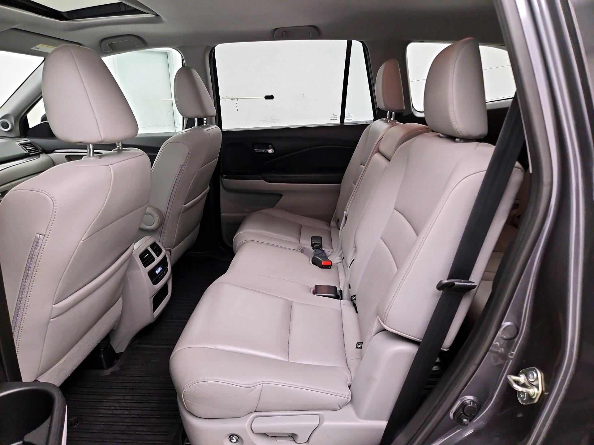Thumbnail: 2018 Honda Pilot - 20