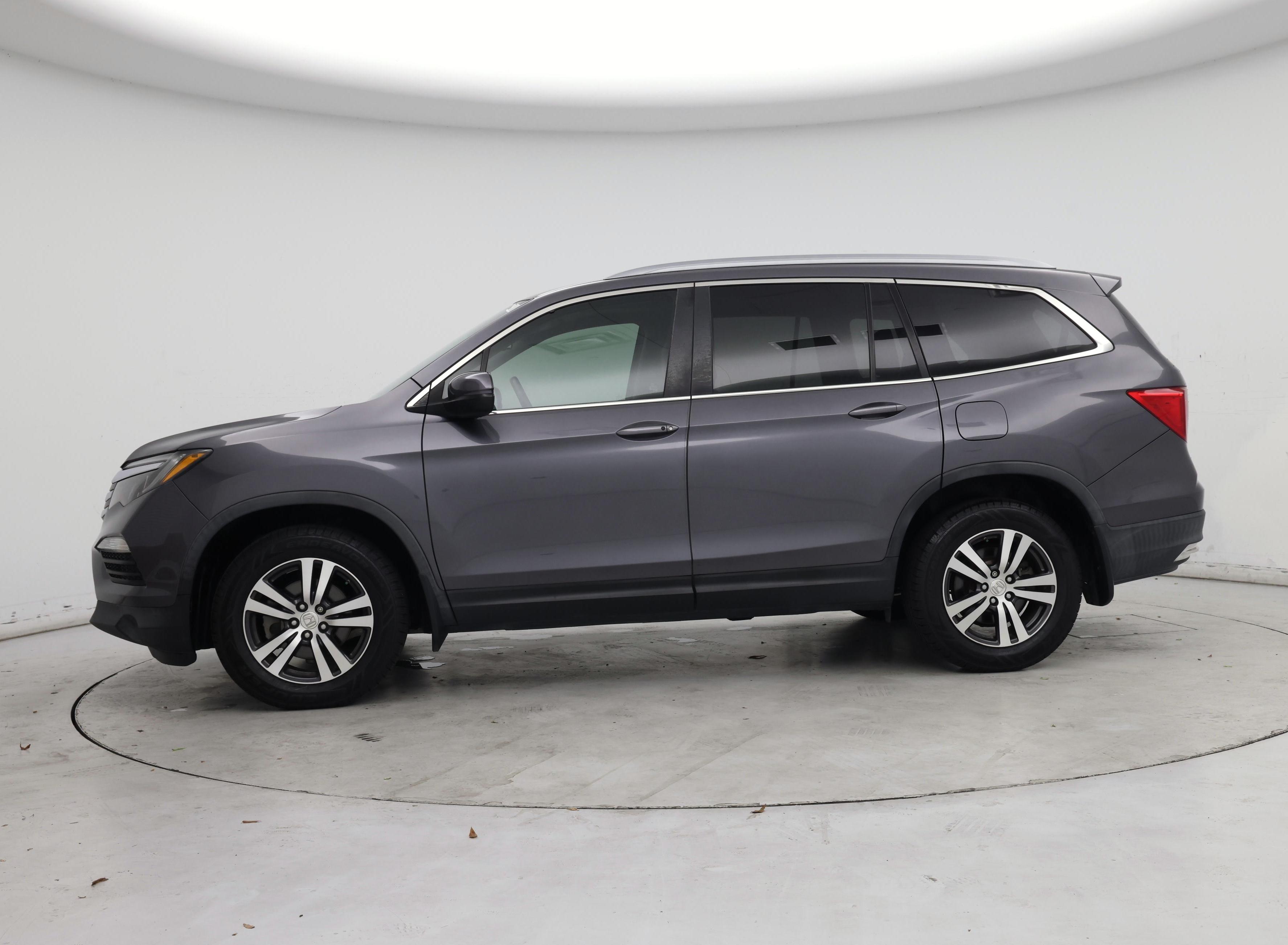 Thumbnail: 2018 Honda Pilot - 3