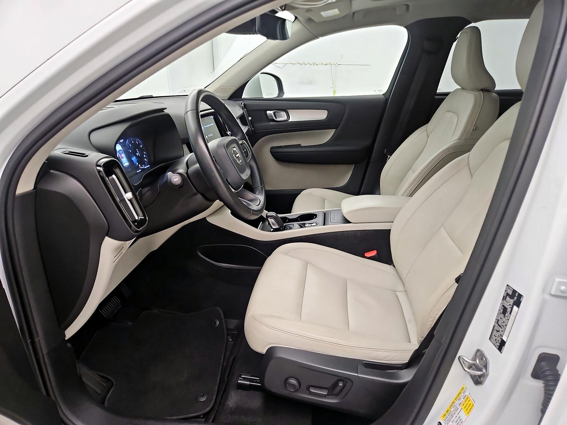 Thumbnail: 2020 Volvo XC40 - 11