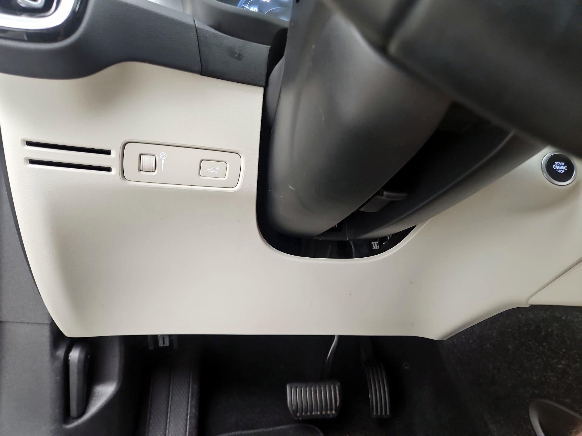 Thumbnail: 2020 Volvo XC40 - 13