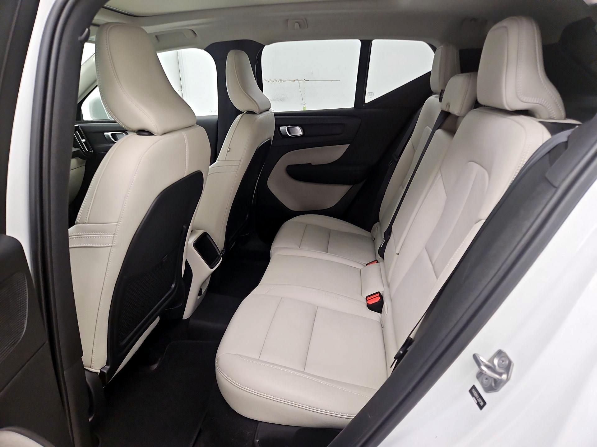 Thumbnail: 2020 Volvo XC40 - 19