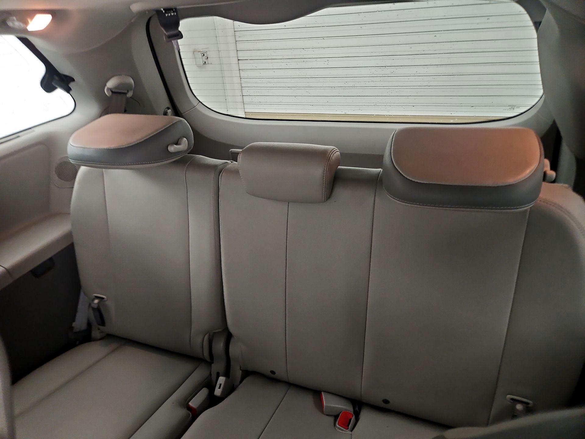 Thumbnail: 2014 Toyota Sienna - 19