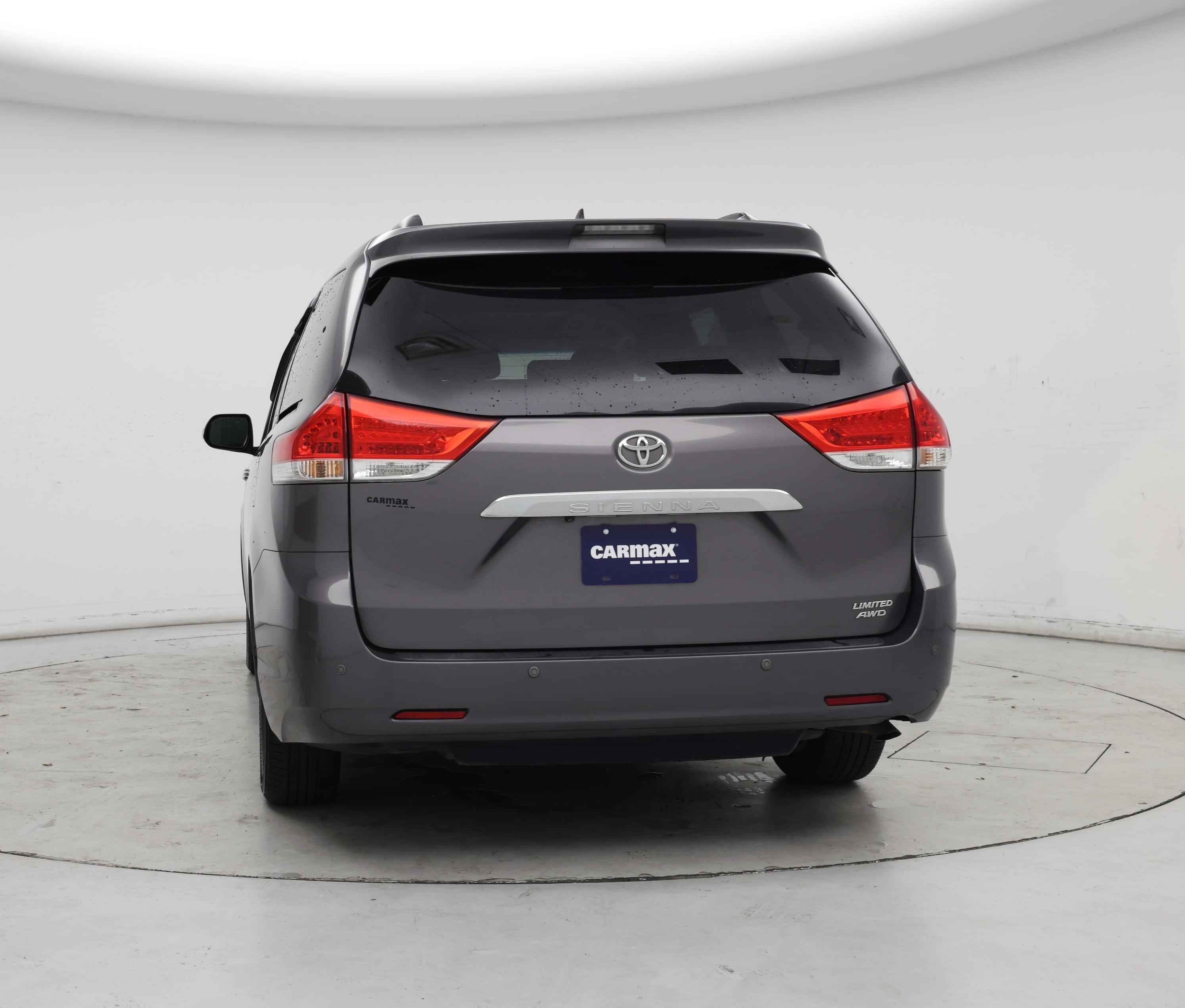 Thumbnail: 2014 Toyota Sienna - 6