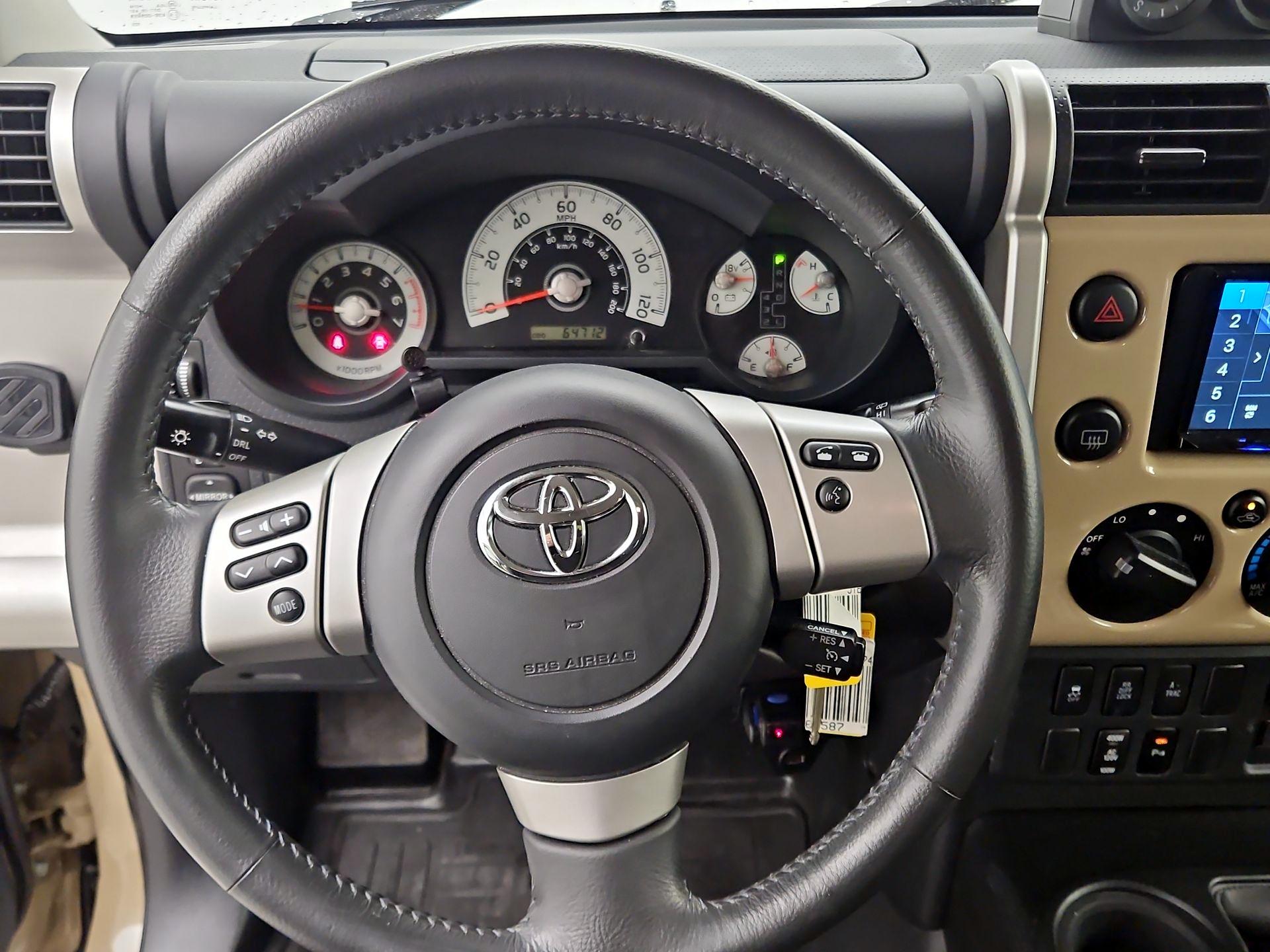 Thumbnail: 2014 Toyota FJ Cruiser - 10